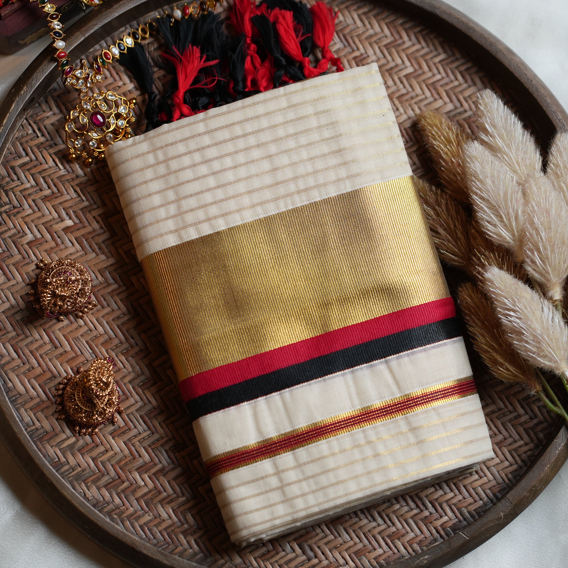 🌺 Classic Cotton Kerala Set Mundu with Black & Red Accent Kasavu ✨