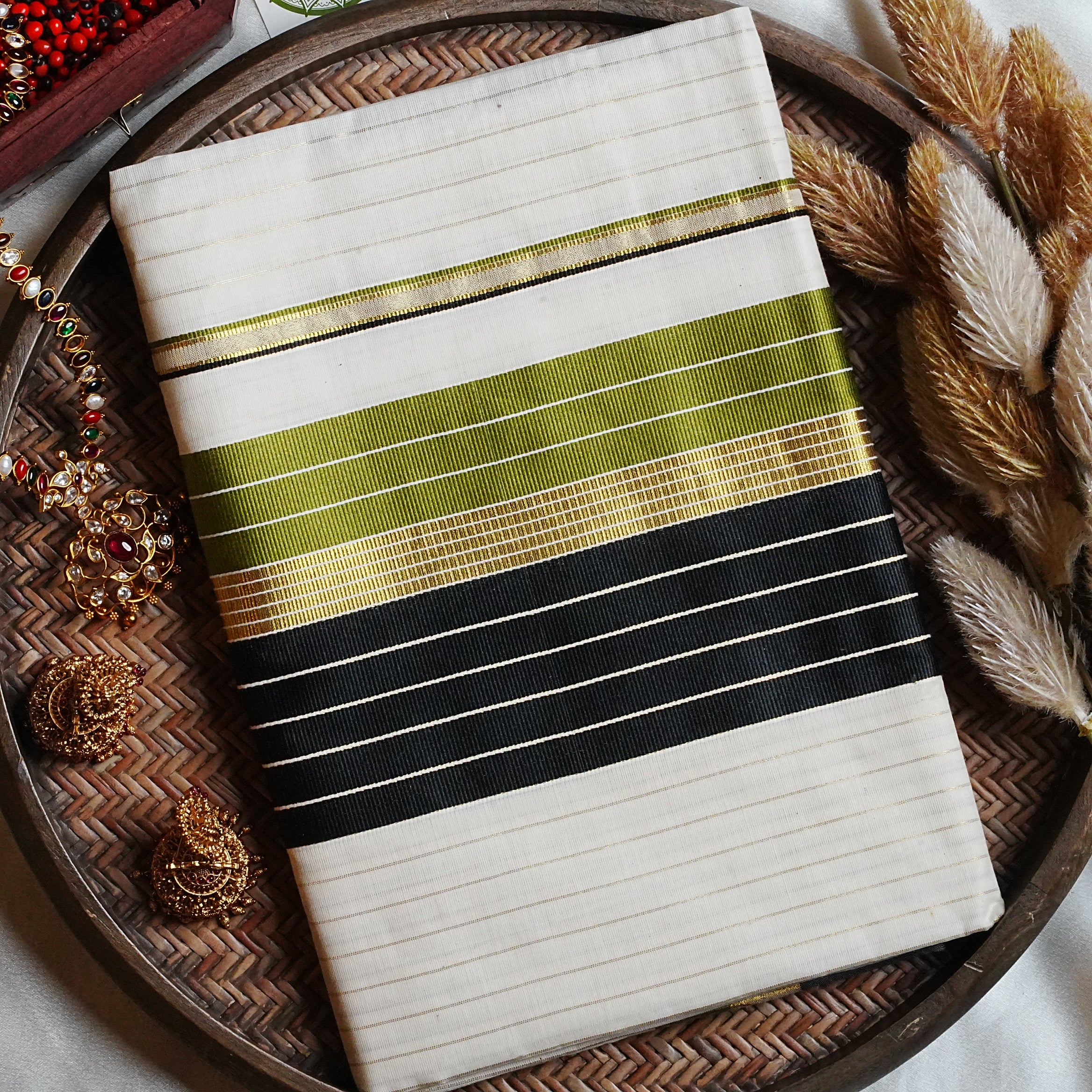 🌿 Olive Green, Jet Black & Golden Kasavu Cotton Kerala Saree ✨