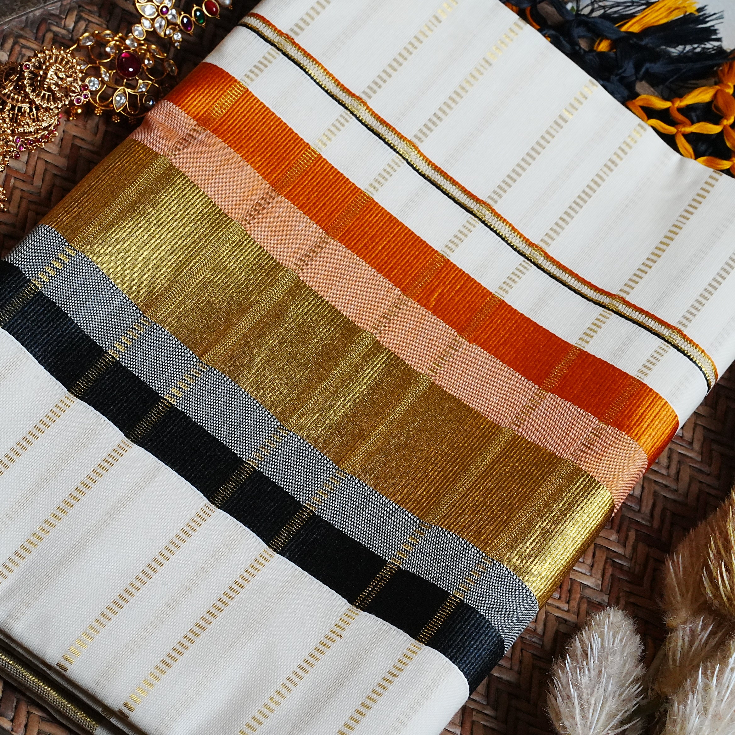 🍊 Multi-Color Contrast & Golden Checkered Zari: Premium Cotton Kerala Saree 🖤