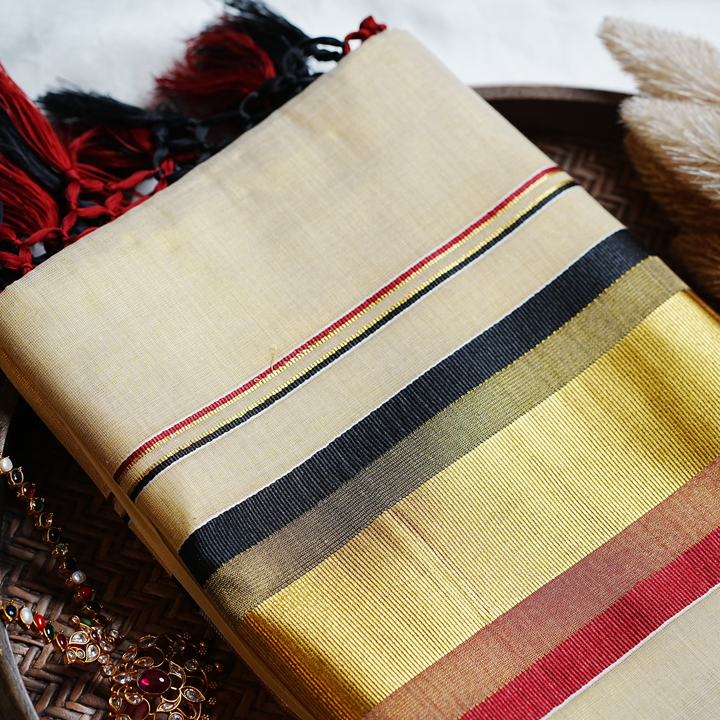 🖤 Crimson, Jet Black & Multi-Tone Border: Premium Tissue Kerala Saree ✨