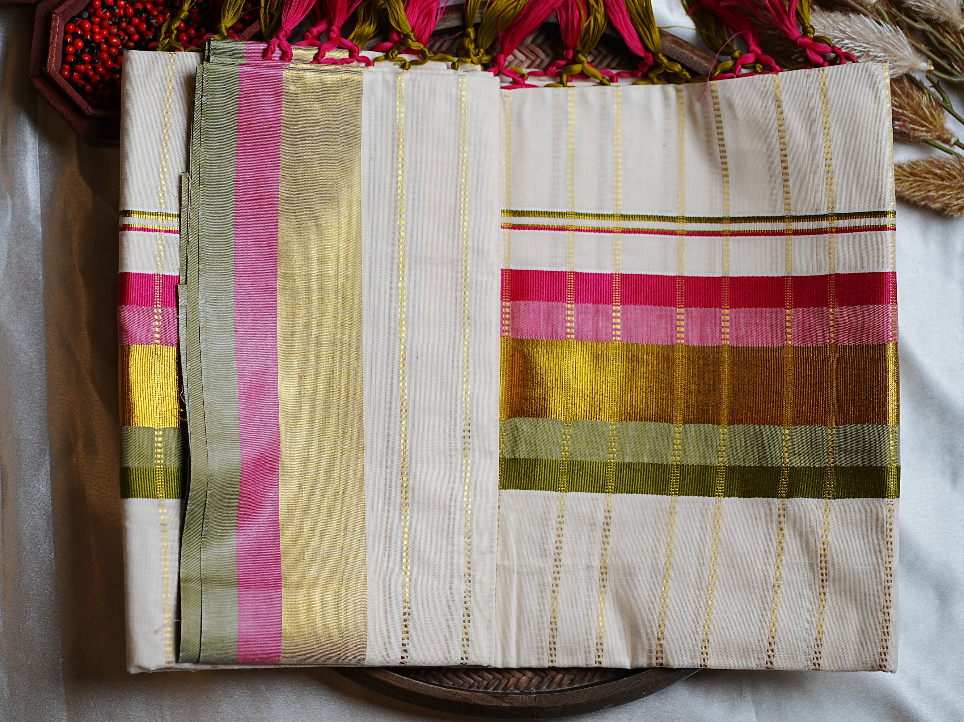 🌸 Olive Green, Magenta & Dash Zari Checks: Premium Cotton Kerala Saree 🌿