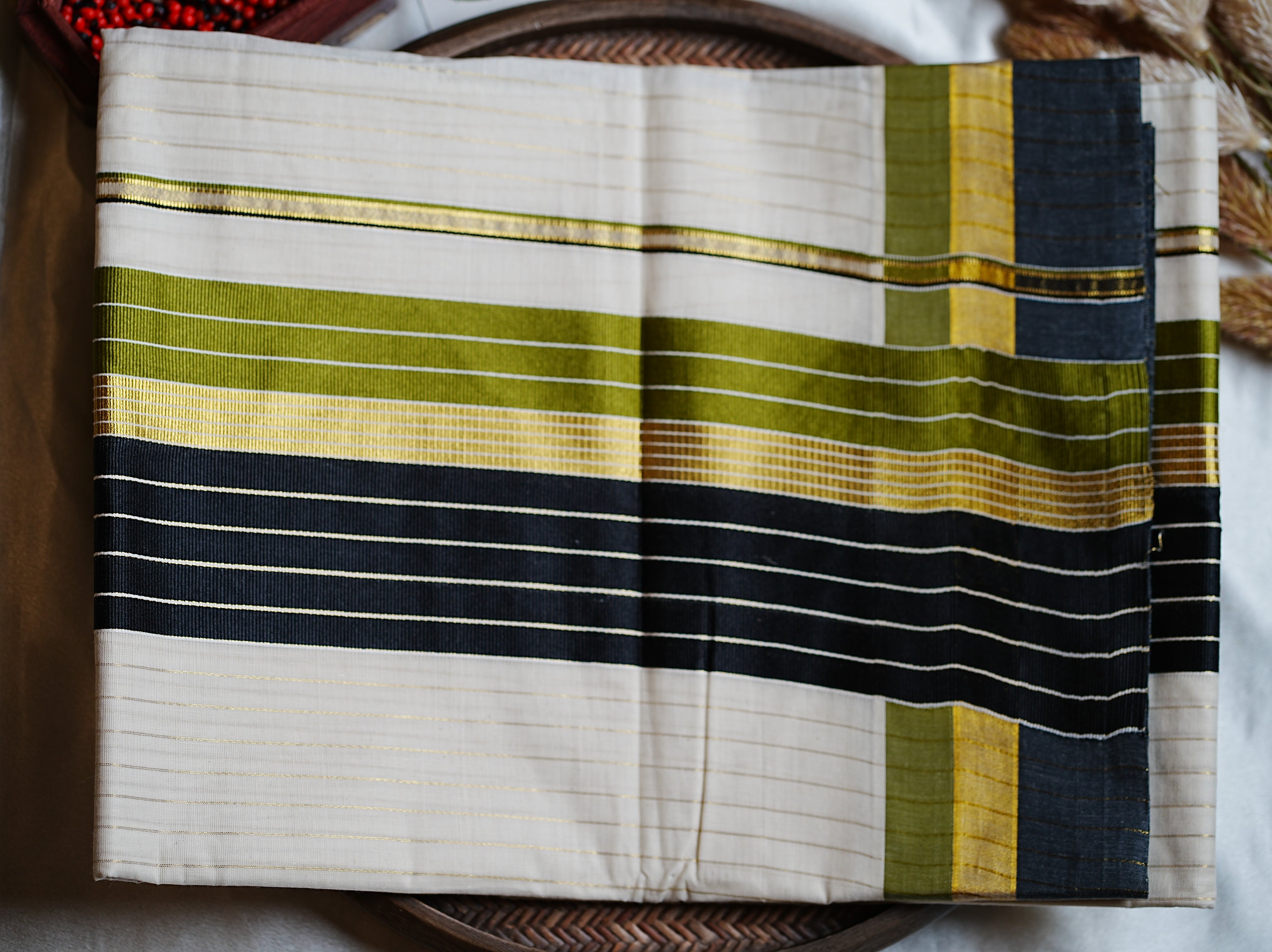 🌿 Olive Green, Jet Black & Golden Kasavu Cotton Kerala Saree ✨