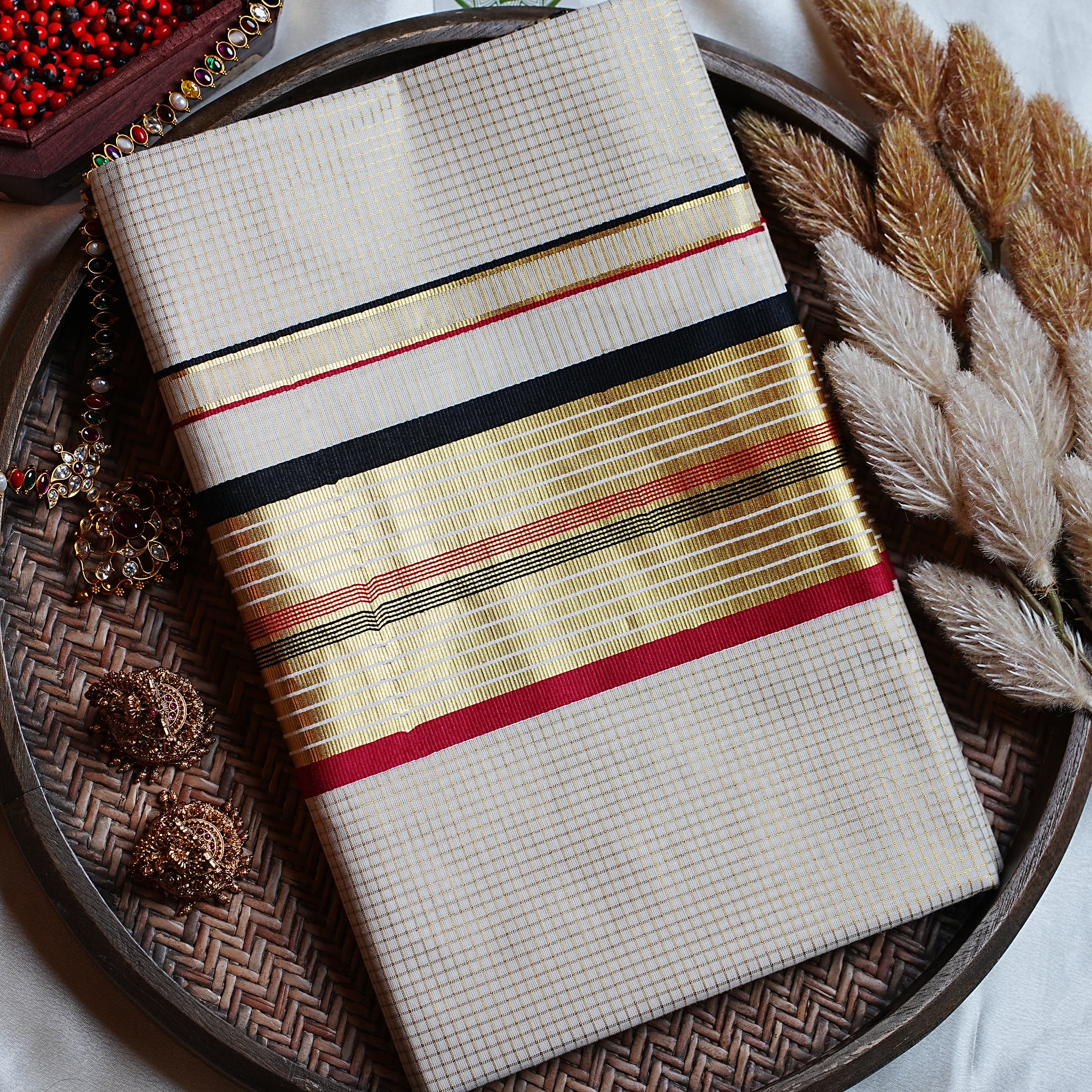 🌾 Classic Golden Check Cotton Kerala Saree with Running Blouse ✨