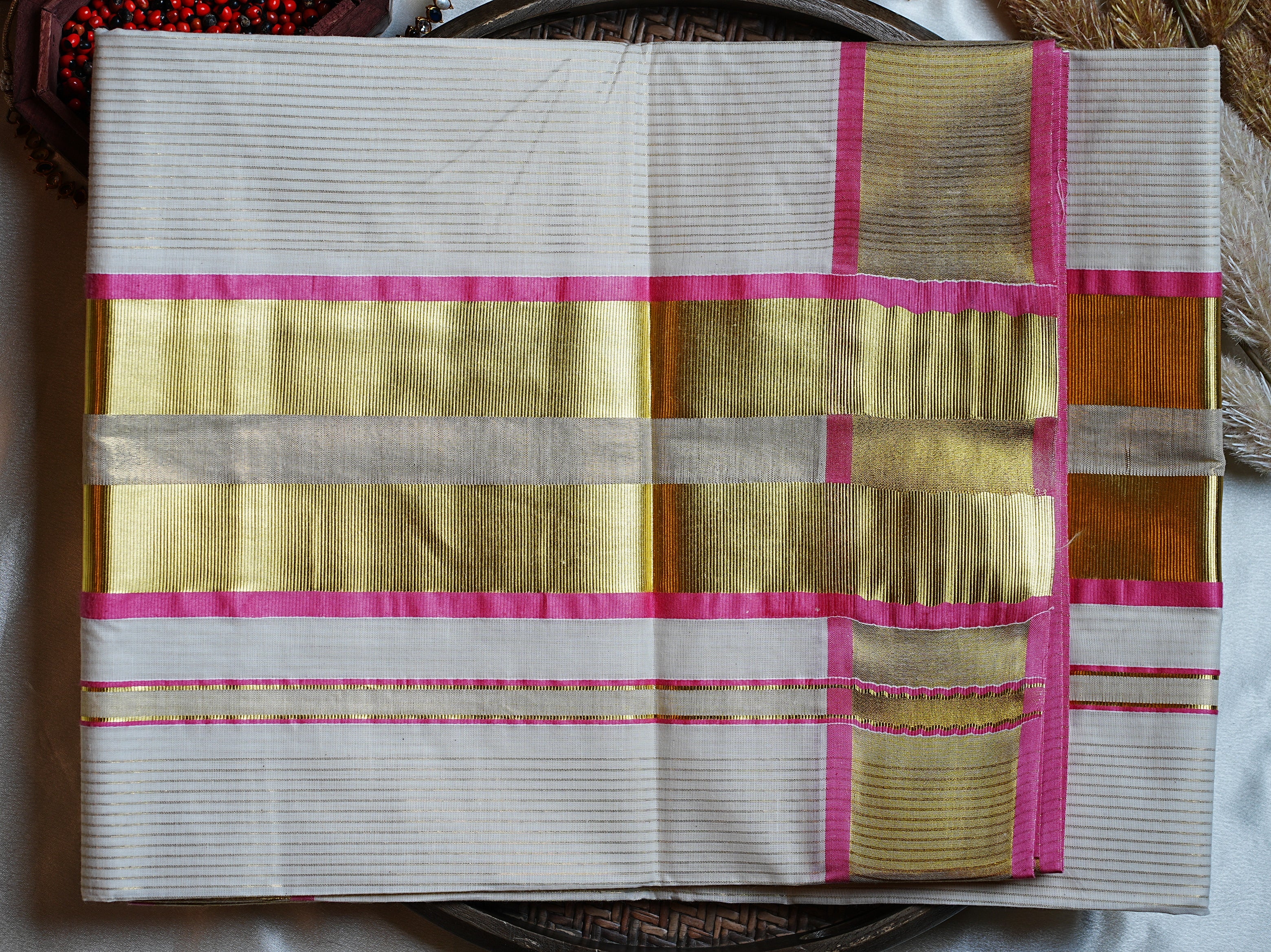 🌸 Classic Golden Stripe Candy Pink Cotton Kerala Saree with Running Blouse ✨
