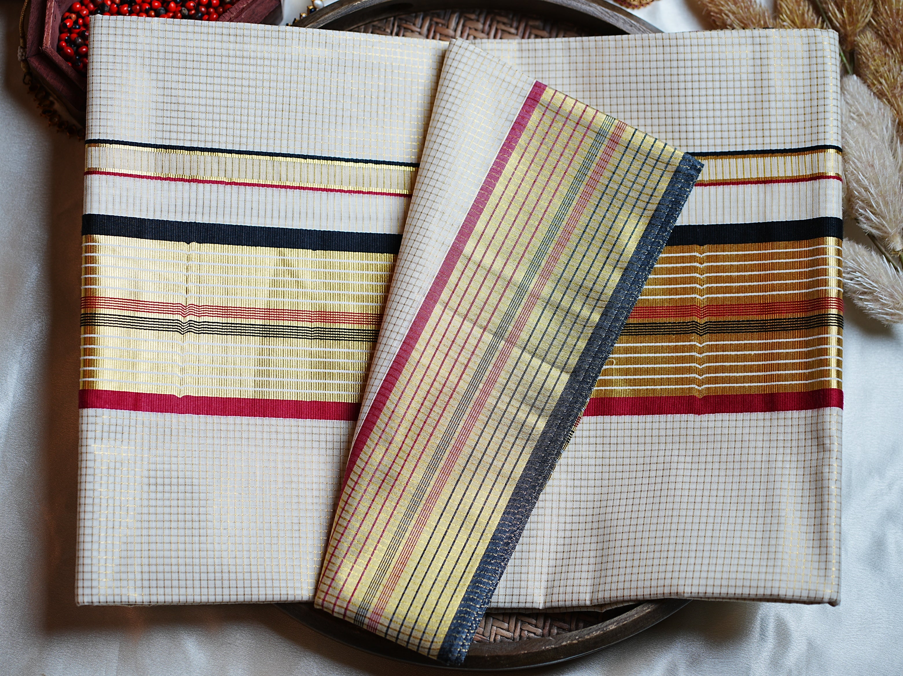 🌾 Classic Golden Check Cotton Kerala Saree with Running Blouse ✨
