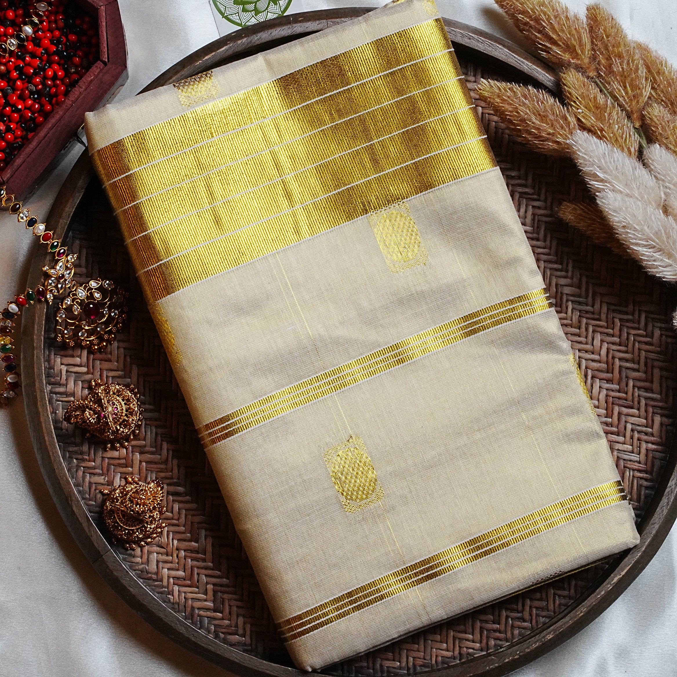 ✨ Premium Gold Tissue Kerala Saree with Geometric Zari Motifs 🌟