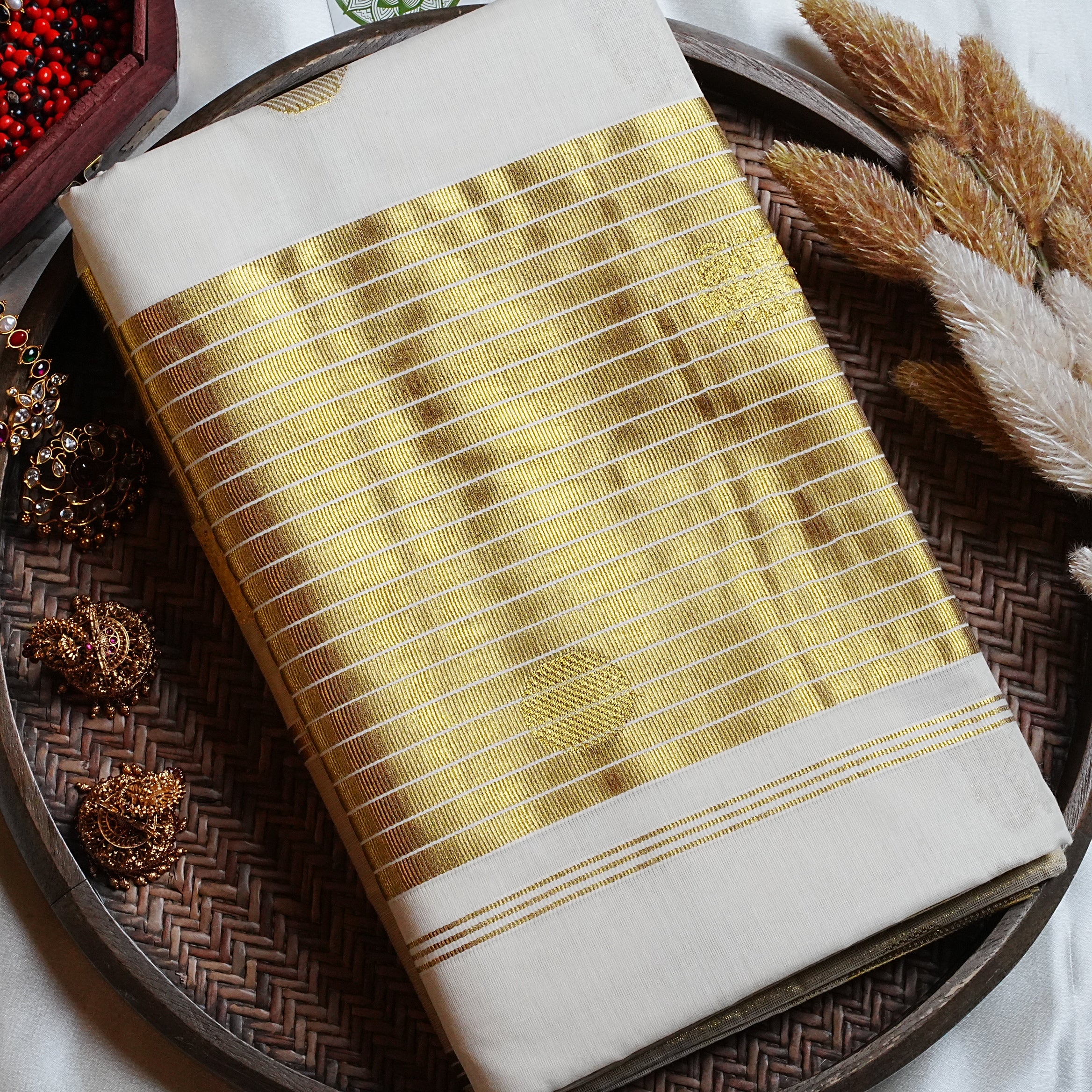 ✨ Broad Kasavu Band & Circular Motif Pure Cotton Kerala Saree 🟡