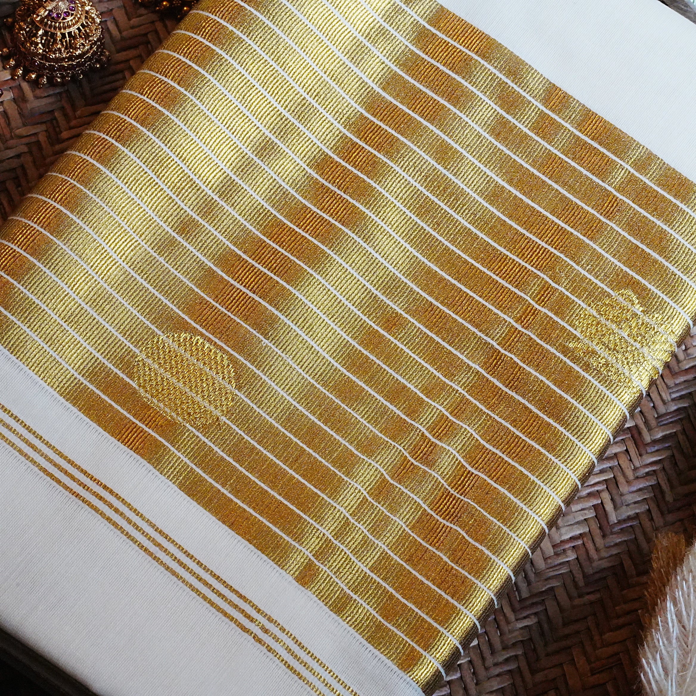 ✨ Broad Kasavu Band & Circular Motif Pure Cotton Kerala Saree 🟡