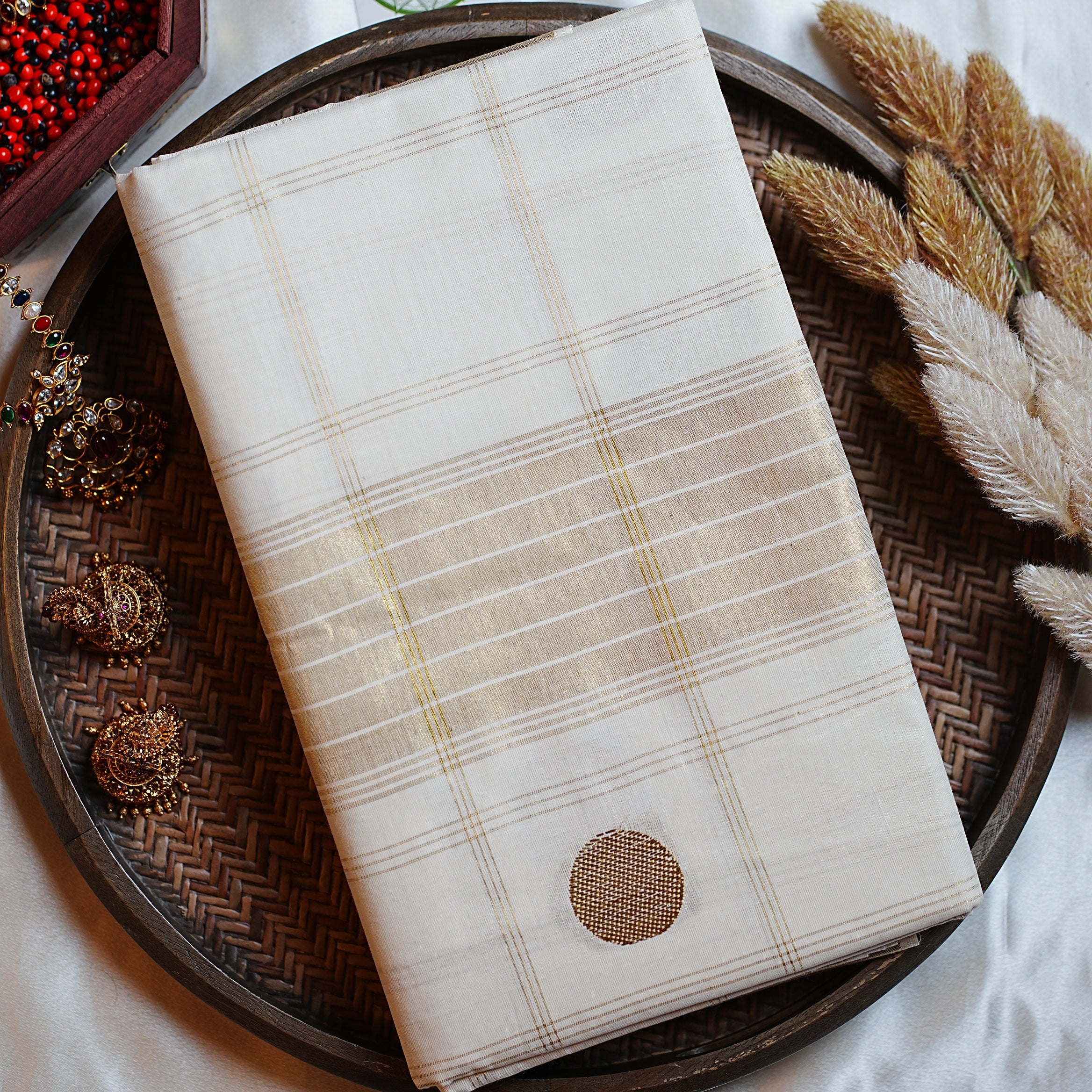 ✨ Golden Check & Circular Motif Kasavu Pure Cotton Kerala Saree 🟡