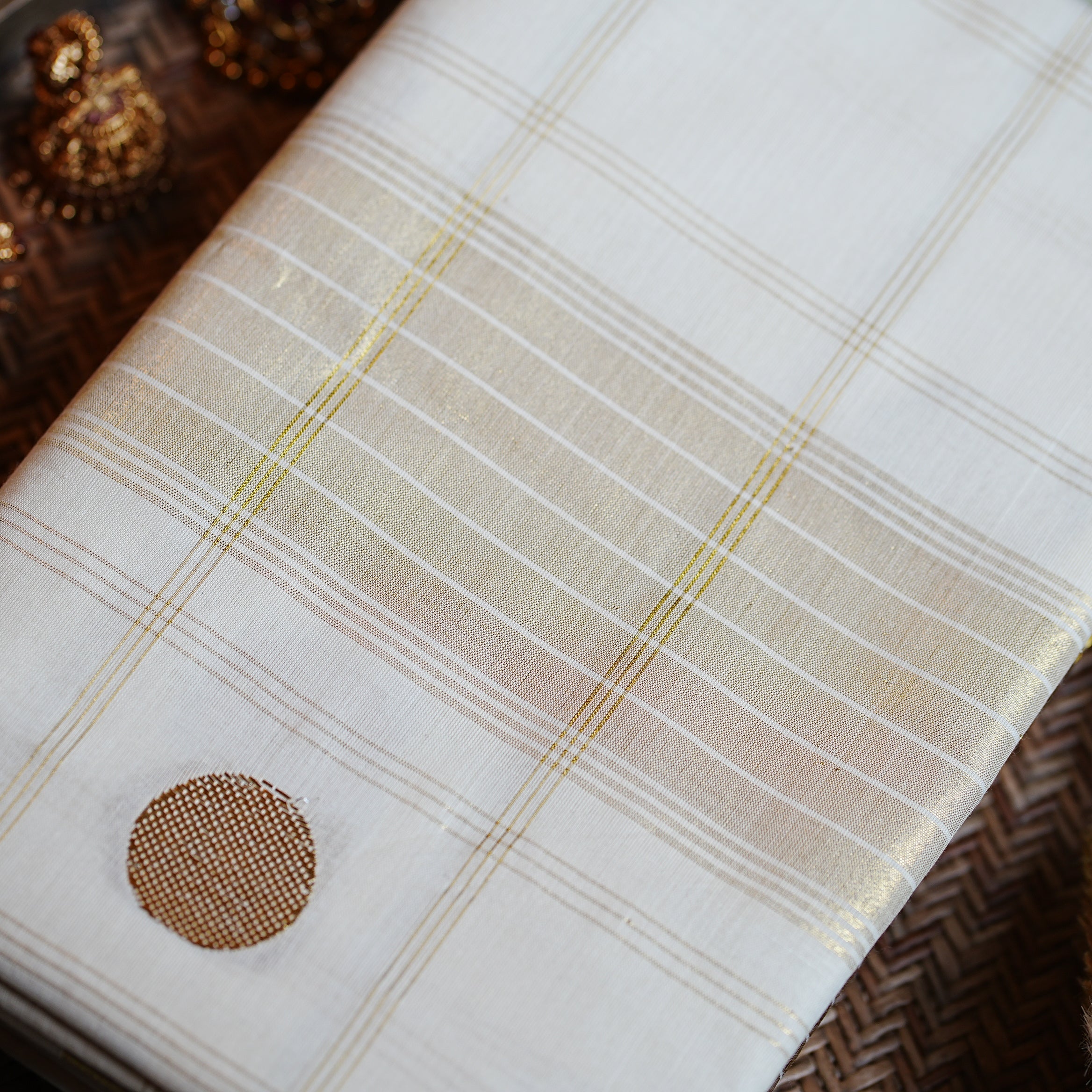 ✨ Golden Check & Circular Motif Kasavu Pure Cotton Kerala Saree 🟡