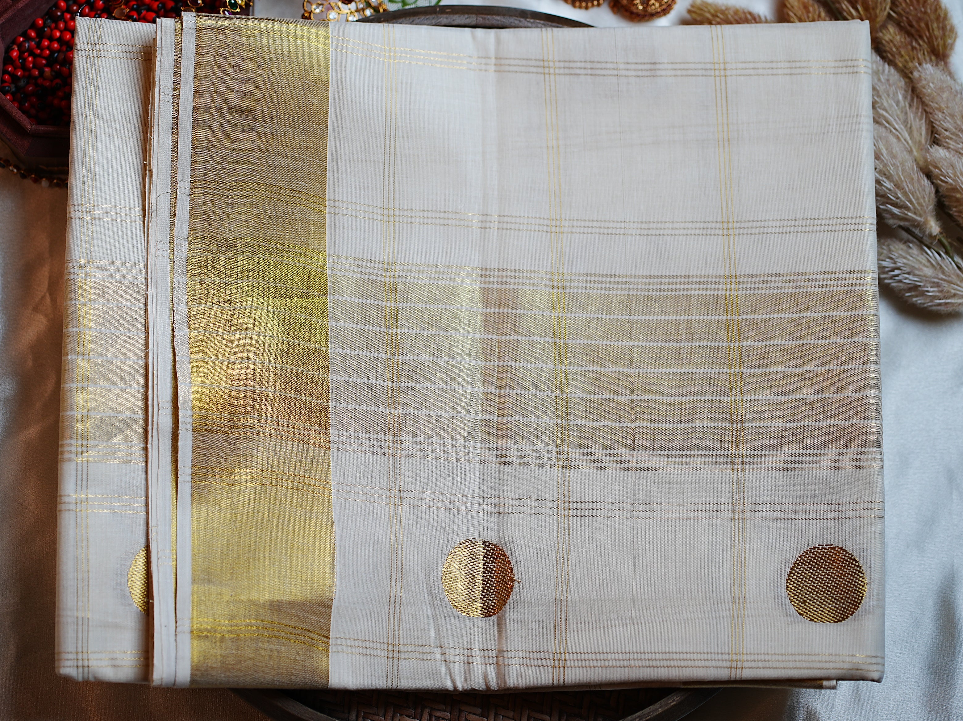 ✨ Golden Check & Circular Motif Kasavu Pure Cotton Kerala Saree 🟡