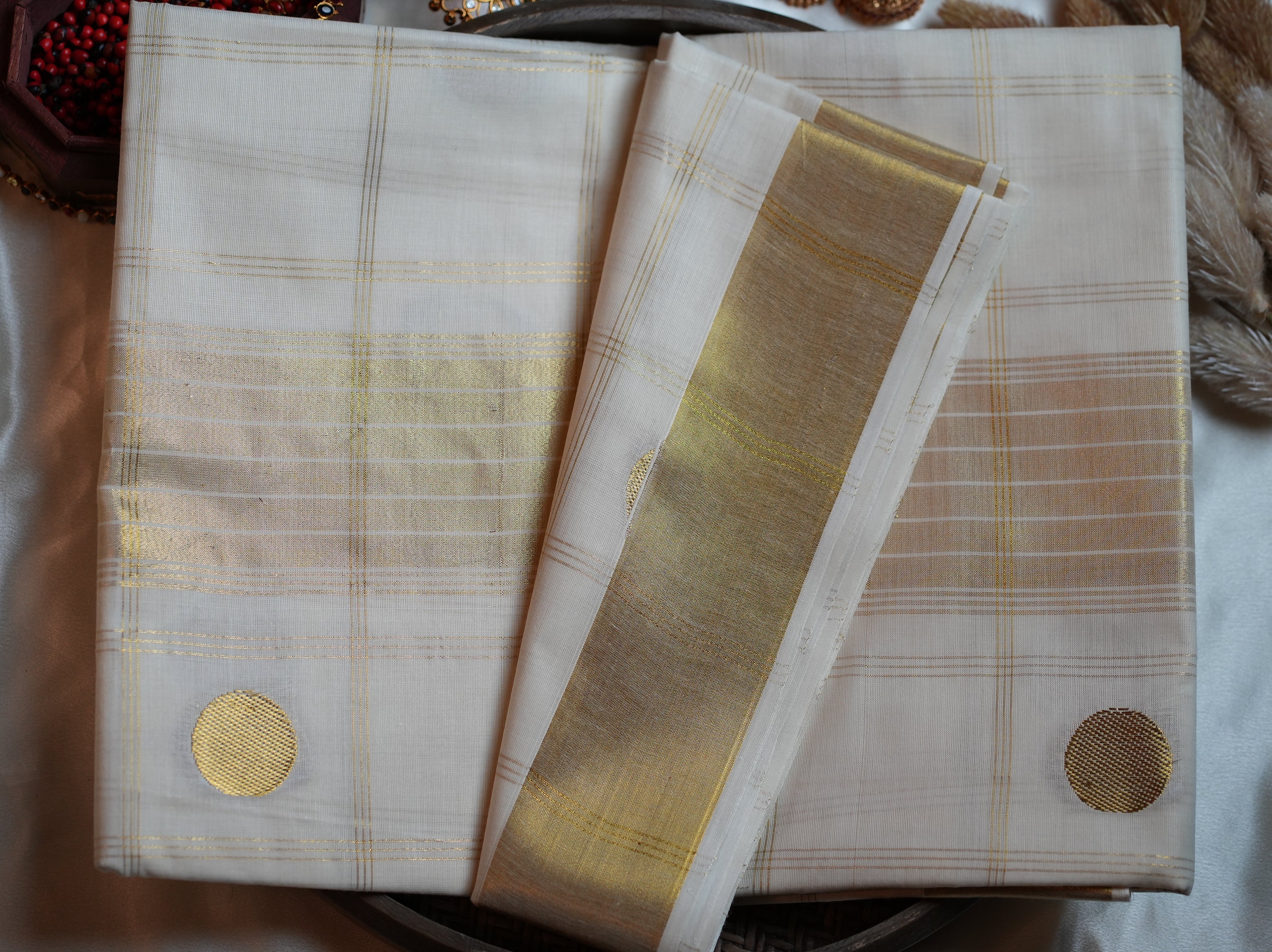 ✨ Golden Check & Circular Motif Kasavu Pure Cotton Kerala Saree 🟡