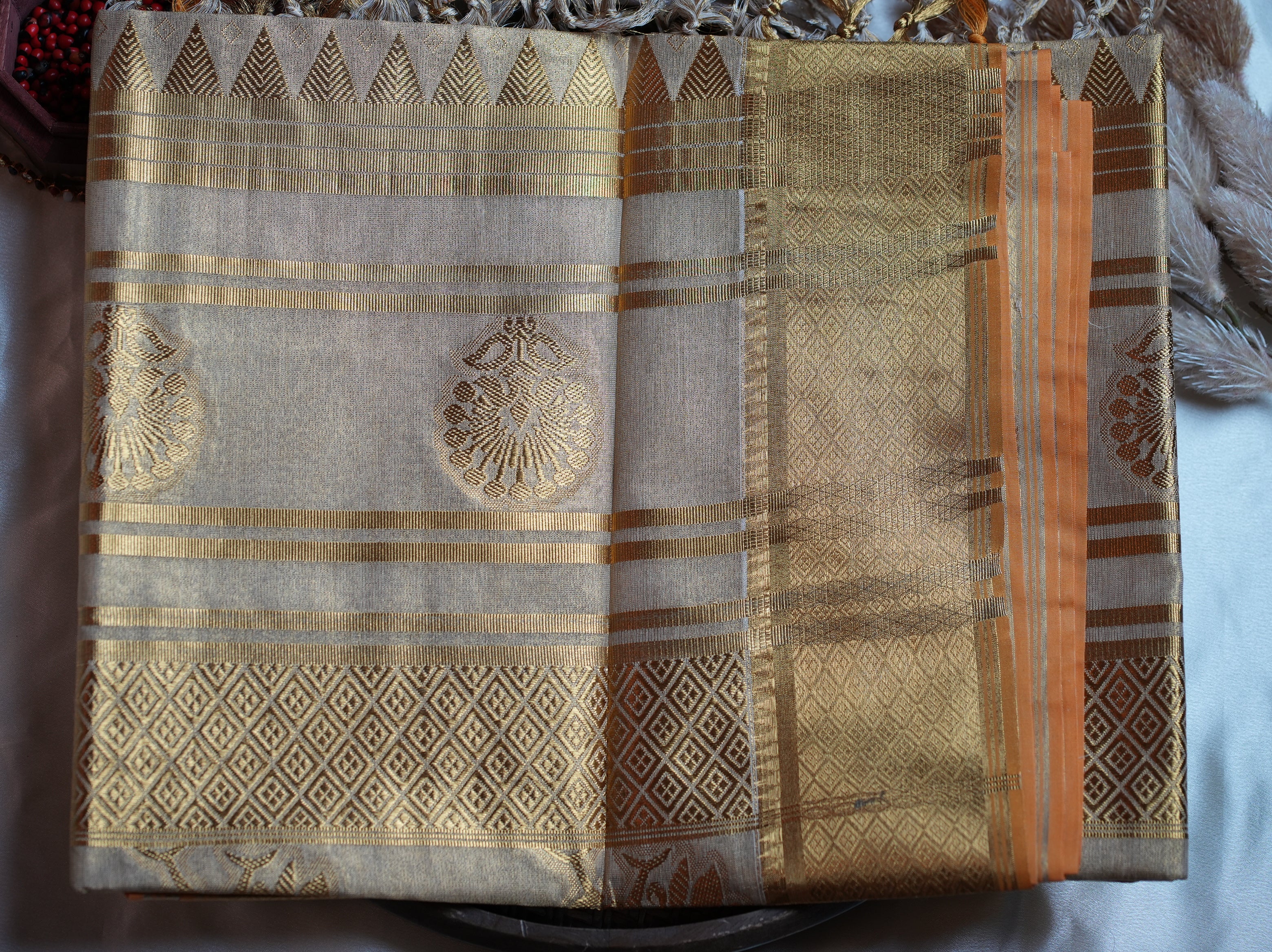 🌟 Luxury Golden Tissue Kerala Saree with Royal Floral Motifs & Running Blouse ✨