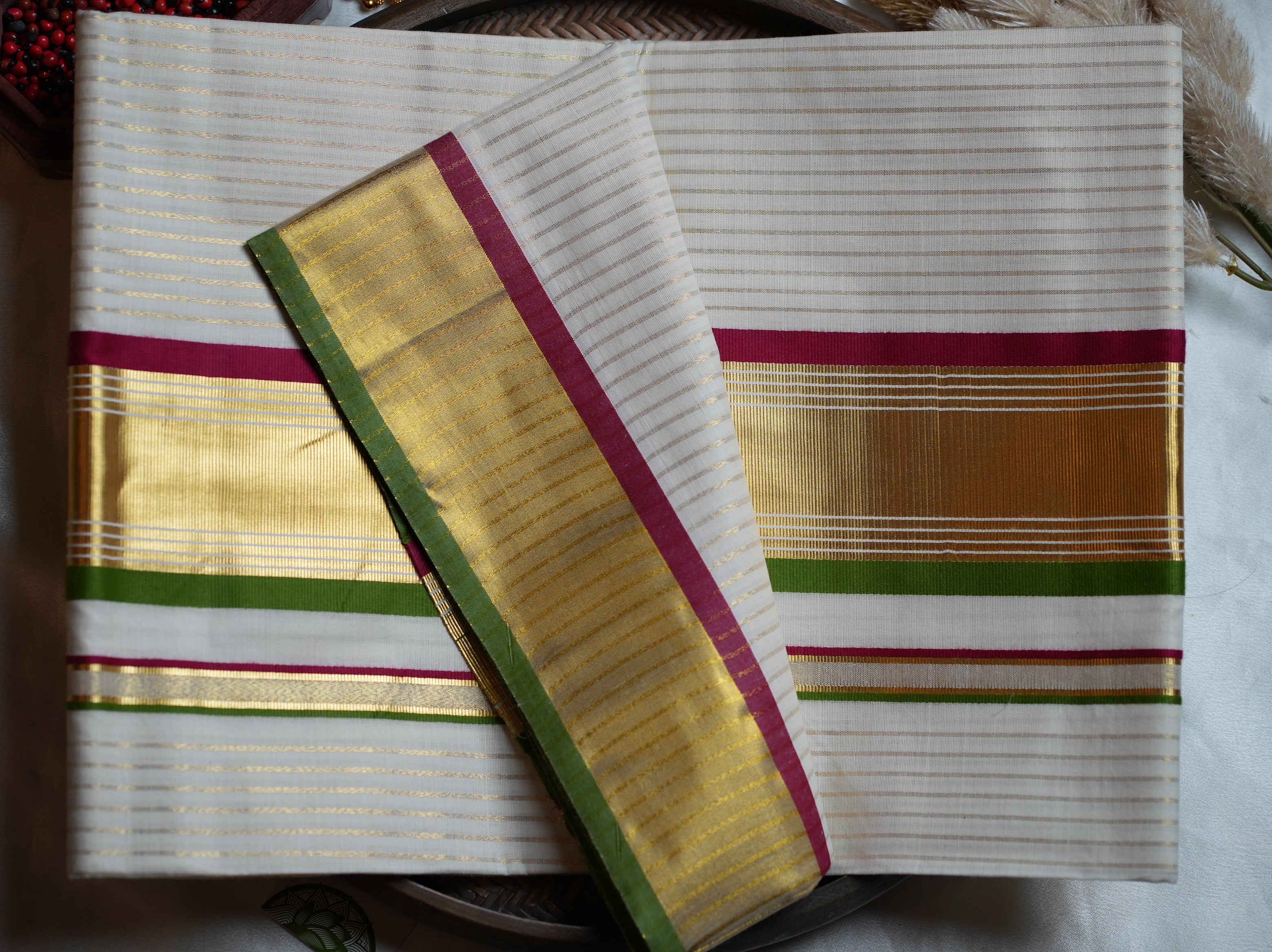 ✨ Crimson & Forest Green Kasavu Zari Premium Cotton Kerala Saree 🌿