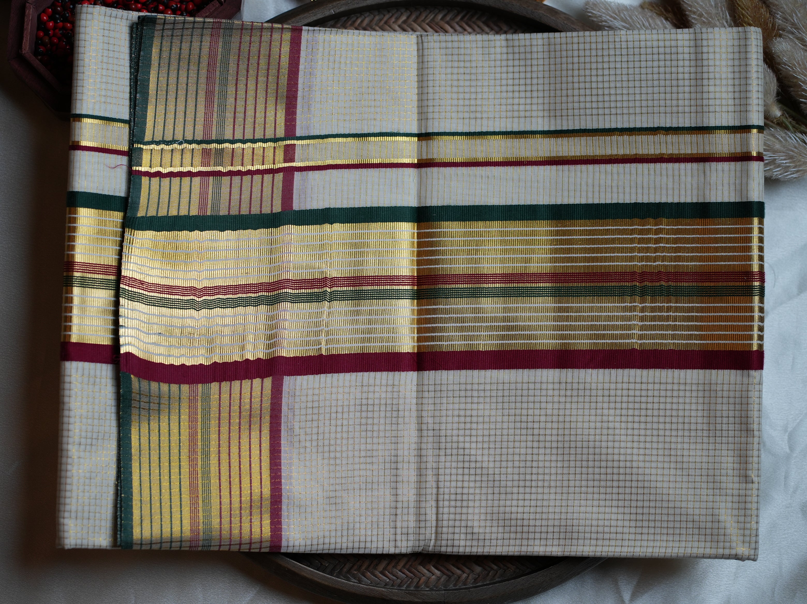 ✨ Premium Off-White Kerala Cotton Saree with Metallic Checks & Multi-Tone Kasavu Border 🌿💛