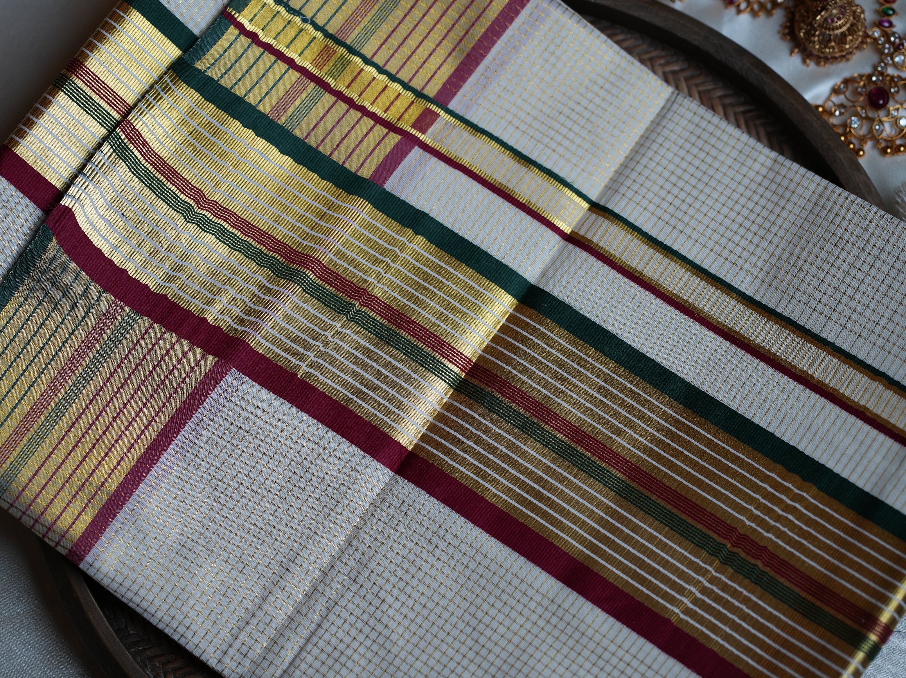 ✨ Premium Off-White Kerala Cotton Saree with Metallic Checks & Multi-Tone Kasavu Border 🌿💛