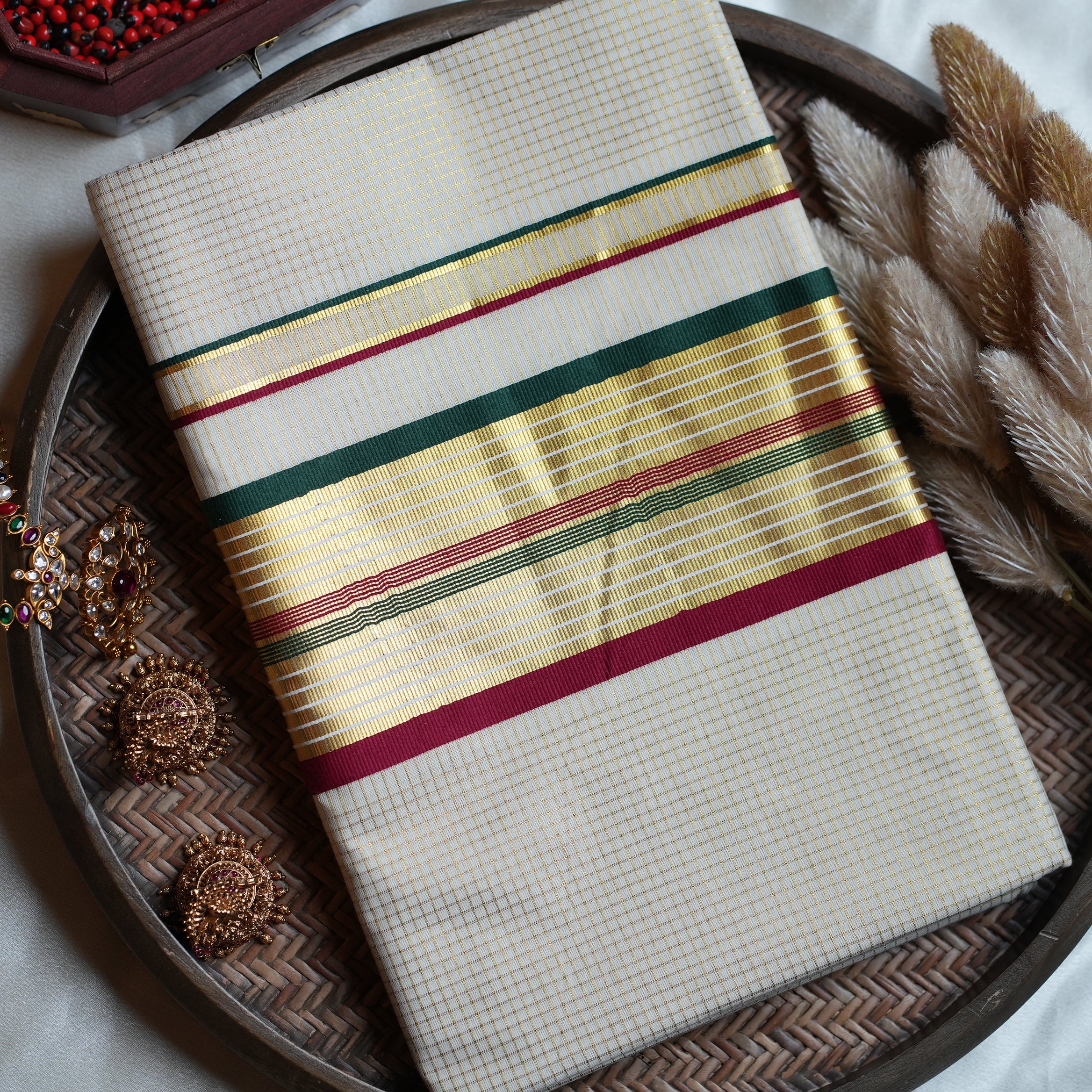 ✨ Premium Off-White Kerala Cotton Saree with Metallic Checks & Multi-Tone Kasavu Border 🌿💛