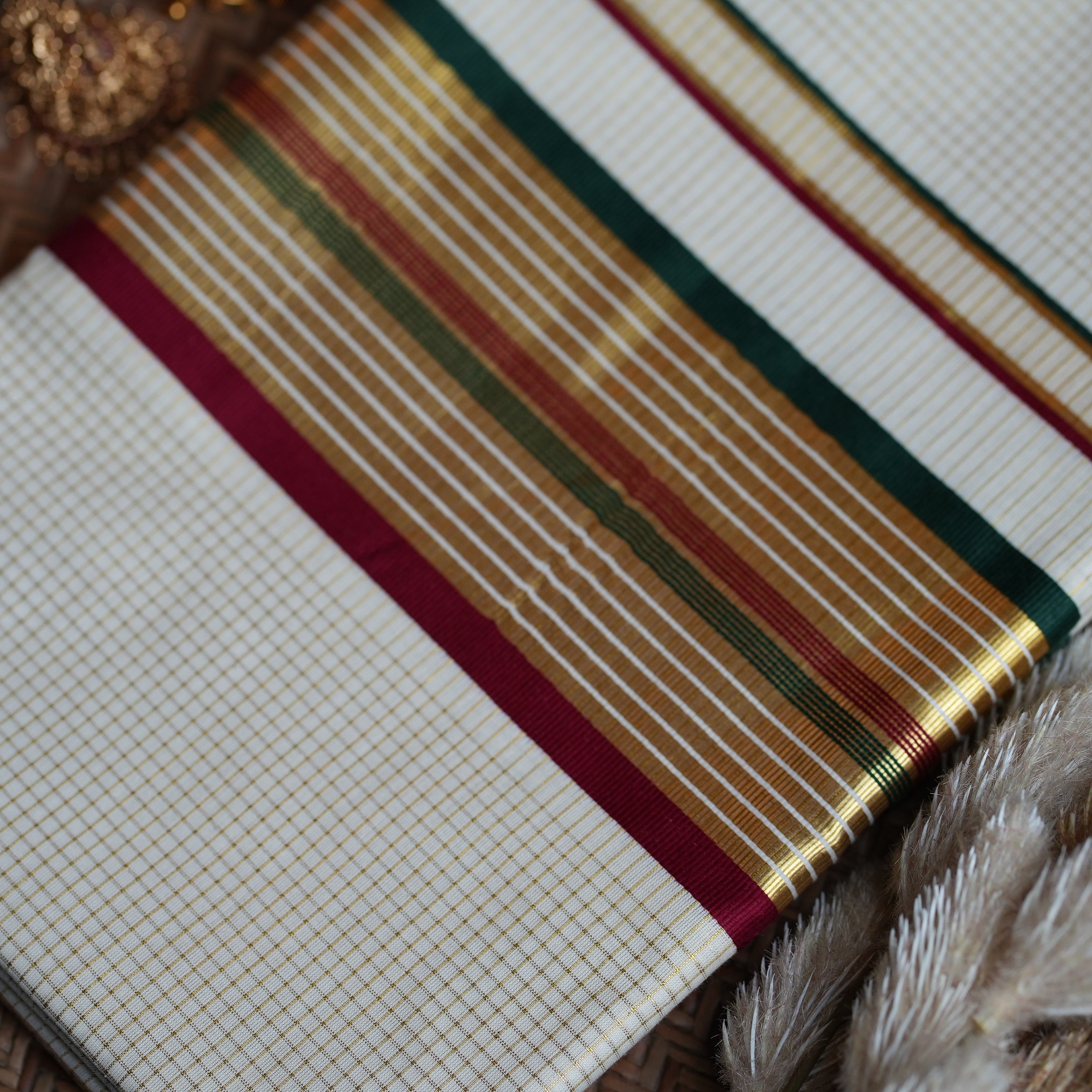 ✨ Premium Off-White Kerala Cotton Saree with Metallic Checks & Multi-Tone Kasavu Border 🌿💛