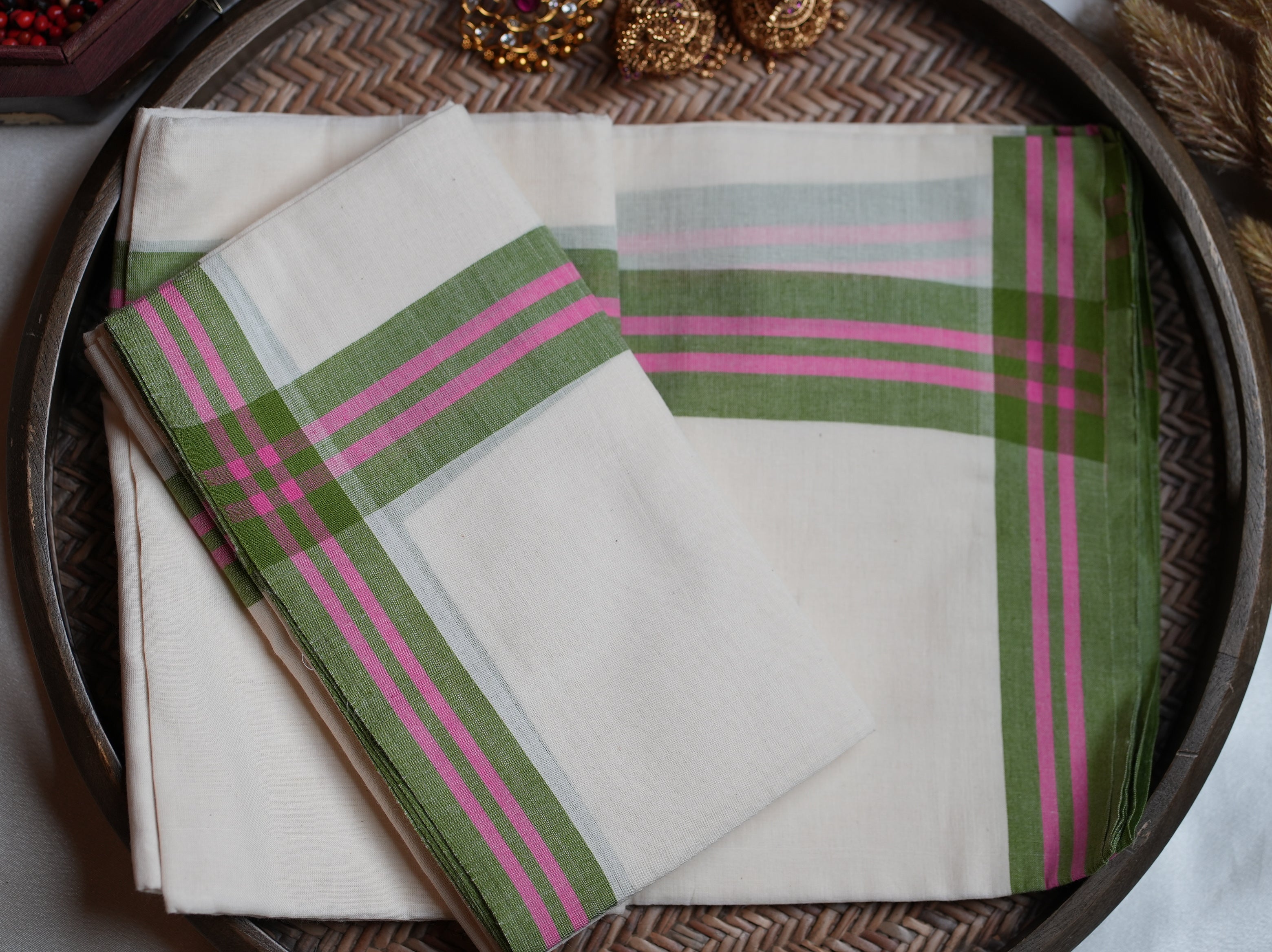 🌿 Off-White Kerala Cotton Mulloth Single Set Mundu with Olive Green & Bright Pink Striped Borders ✨🌾