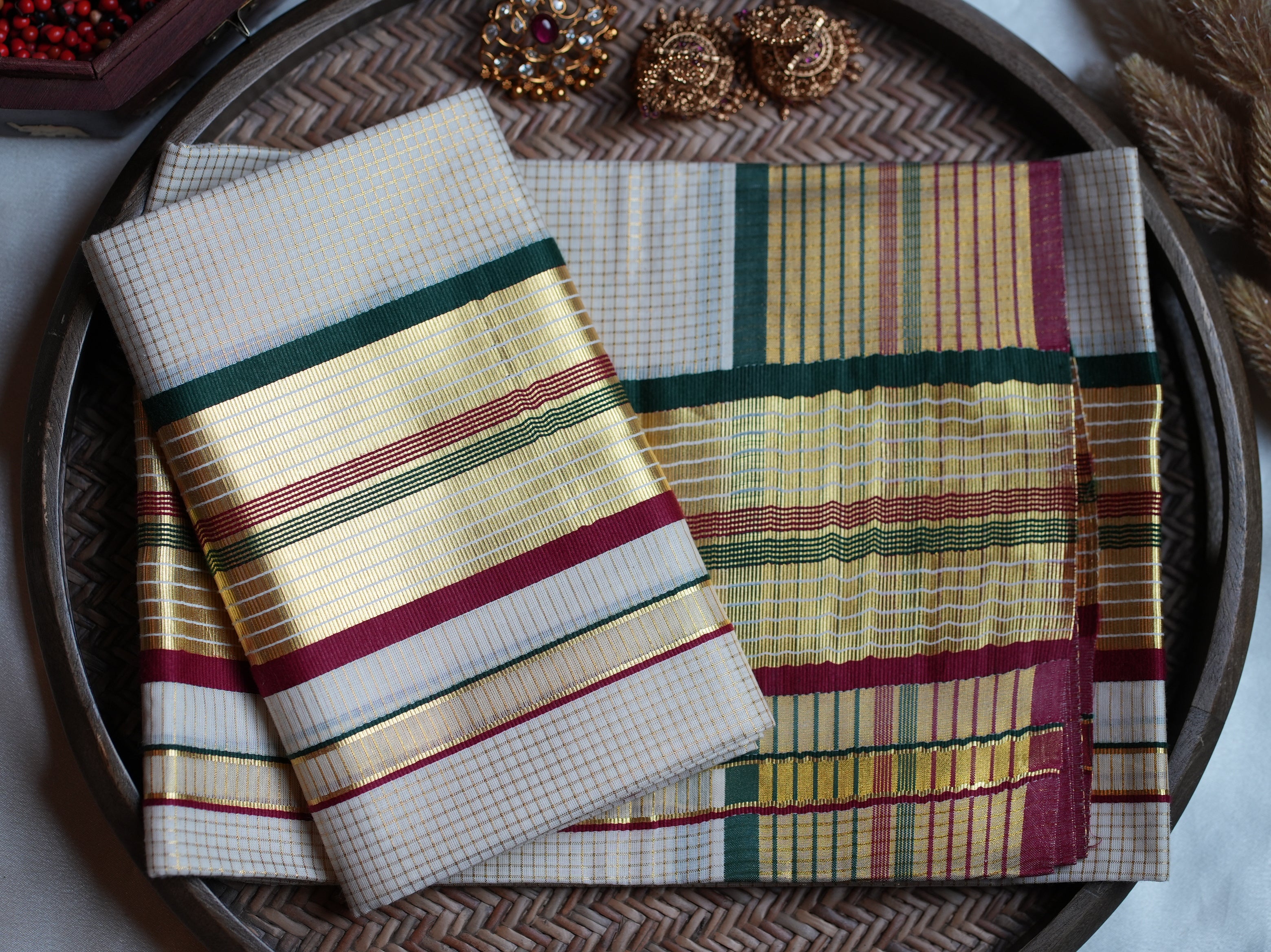 💚 Premium Off-White Kerala Cotton Single Set Mundu with Bottle Green, Maroon & Handloom-Grade Kasavu Borders ✨🌾