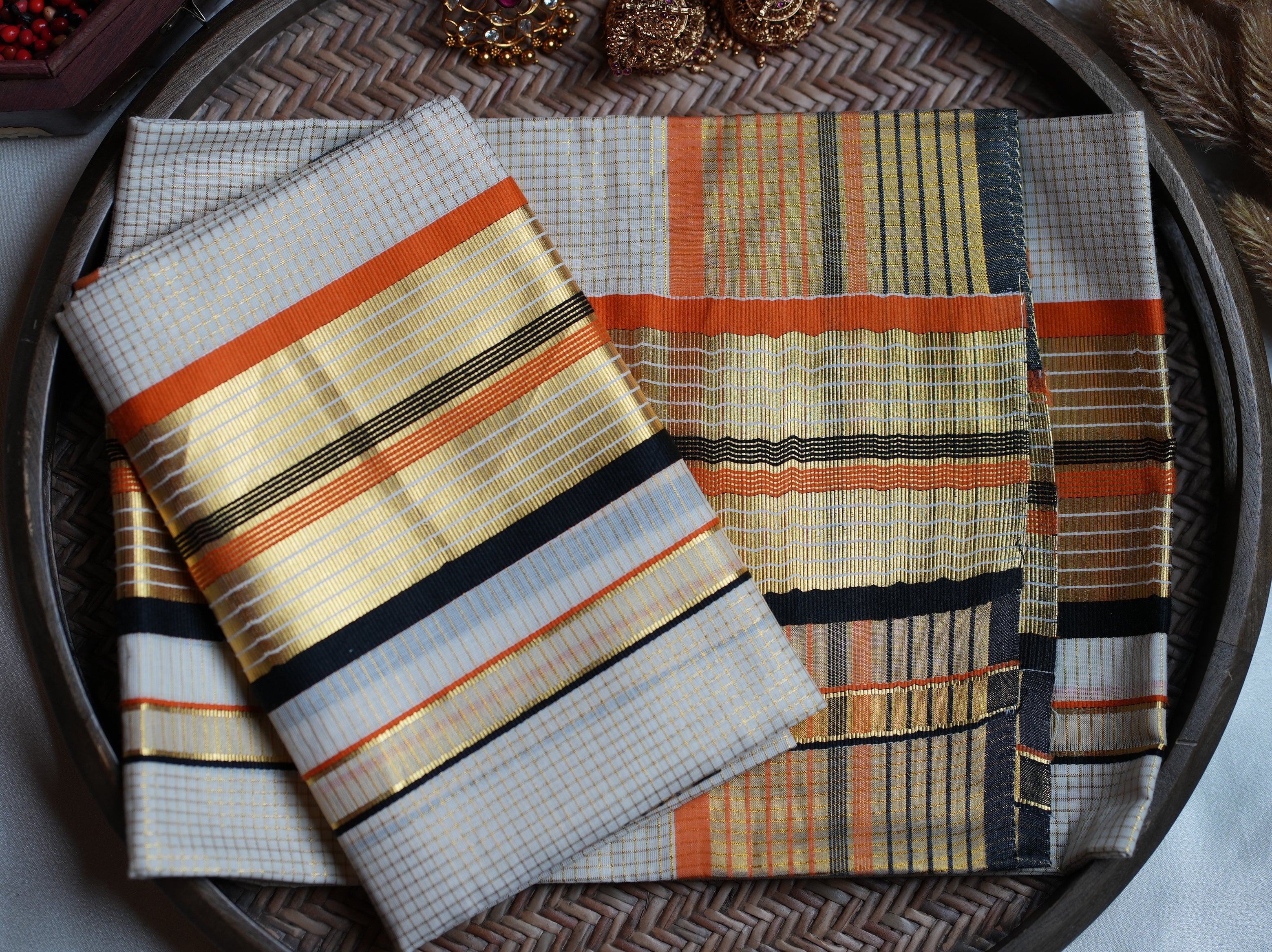 🍊 Premium Off-White Kerala Cotton Single Set Mundu with Orange, Black & Handloom-Grade Kasavu Borders ✨🌾