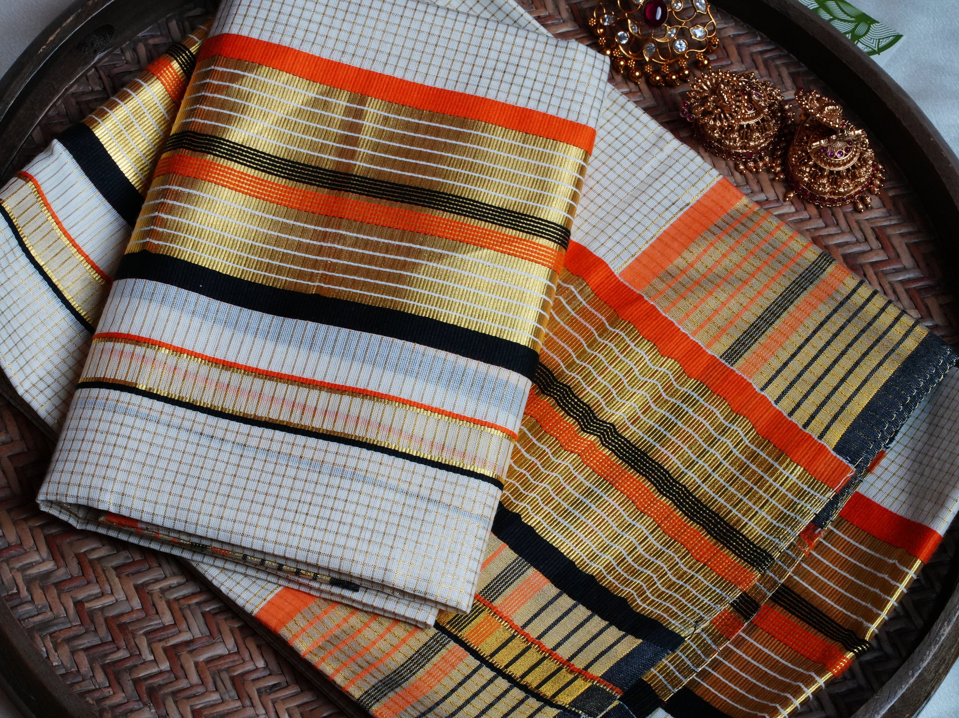 🍊 Premium Off-White Kerala Cotton Single Set Mundu with Orange, Black & Handloom-Grade Kasavu Borders ✨🌾