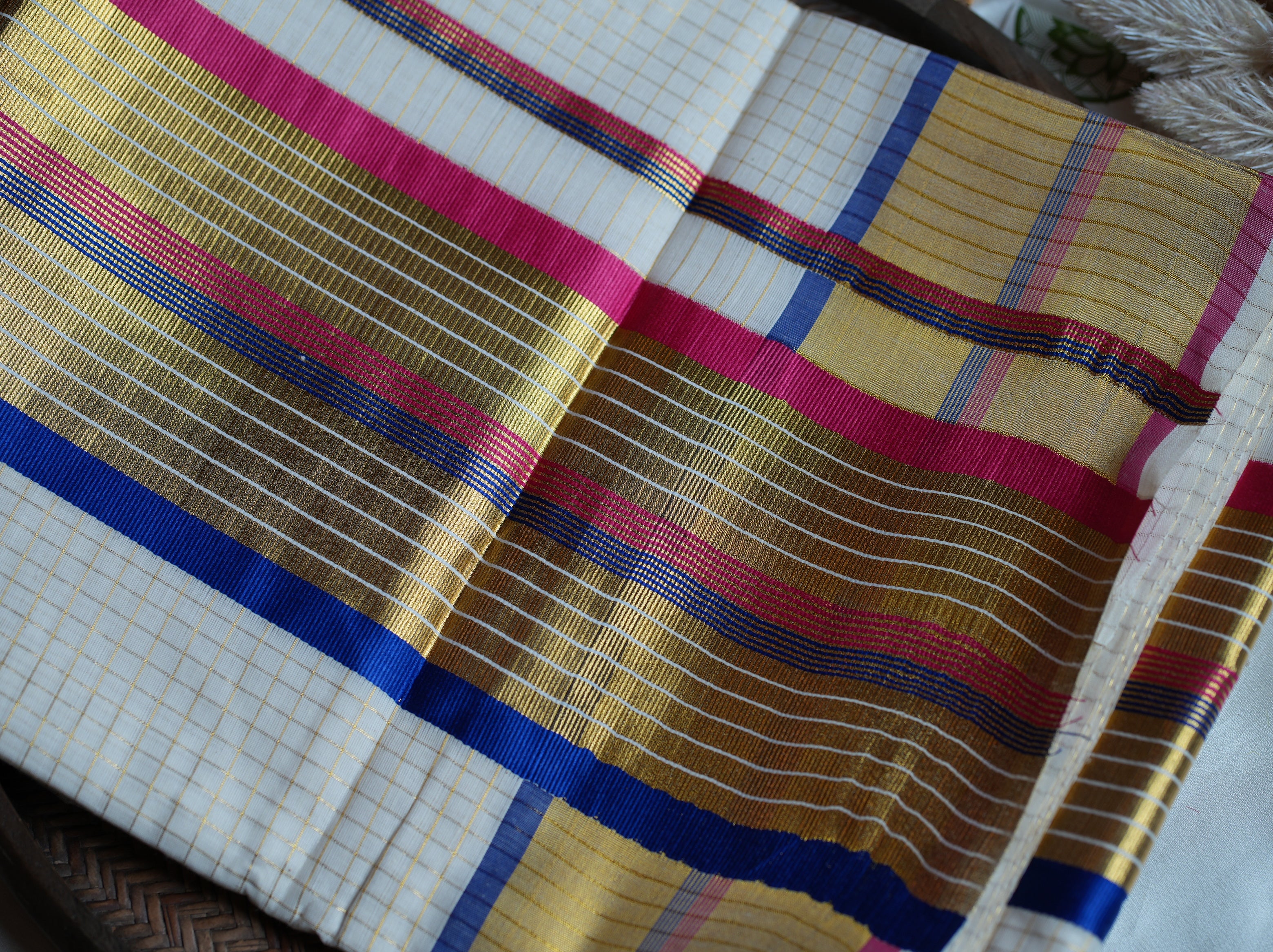 🌈 Off-White Cotton Kerala Saree with Vibrant Multi-Color & Gold Kasavu Borders 💖✨