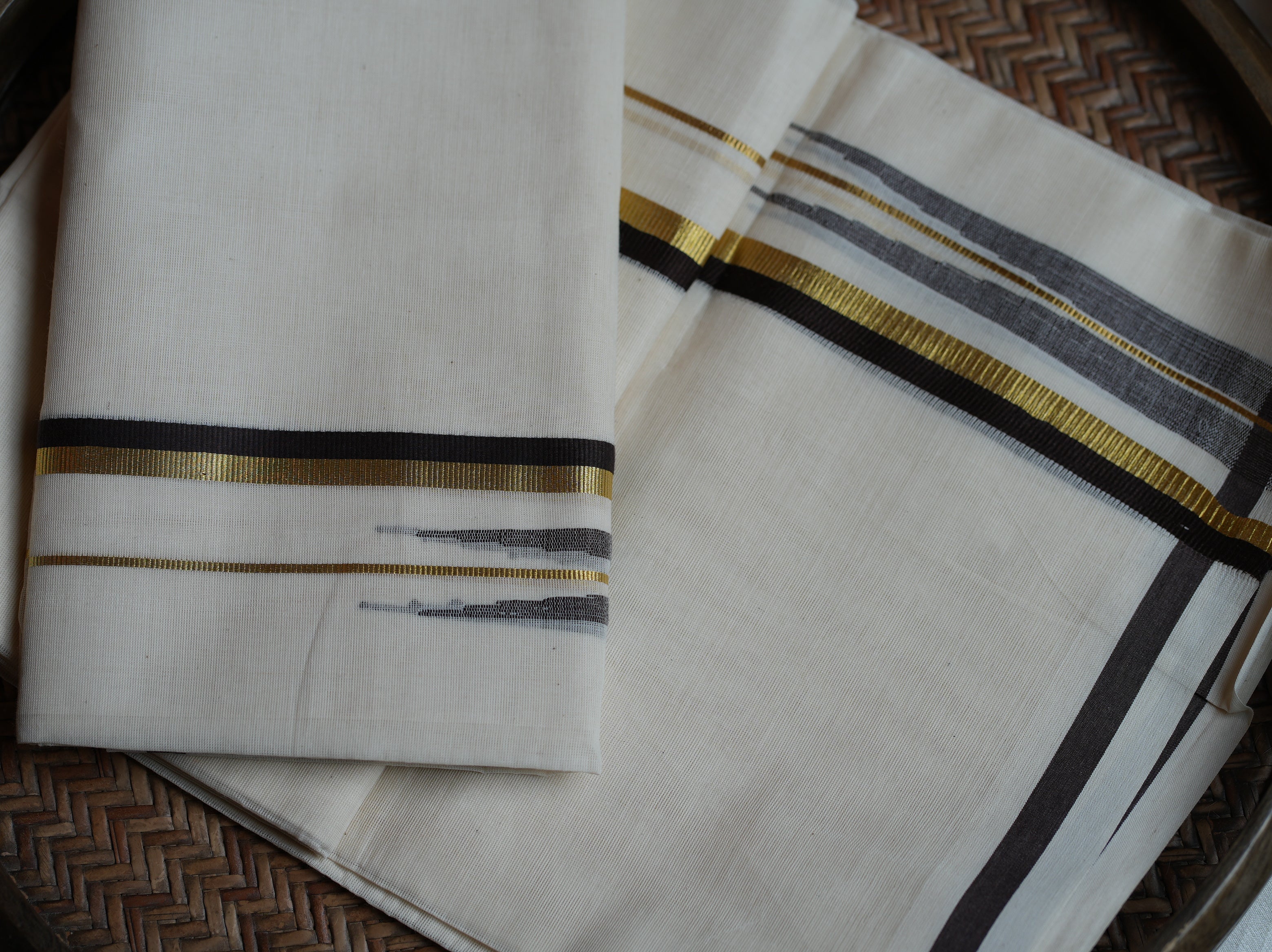 🤎 Premium Off-White Kerala Cotton Single Chuttikara Set Mundu with Deep Brown & Handloom-Grade Kasavu Borders ✨🌾