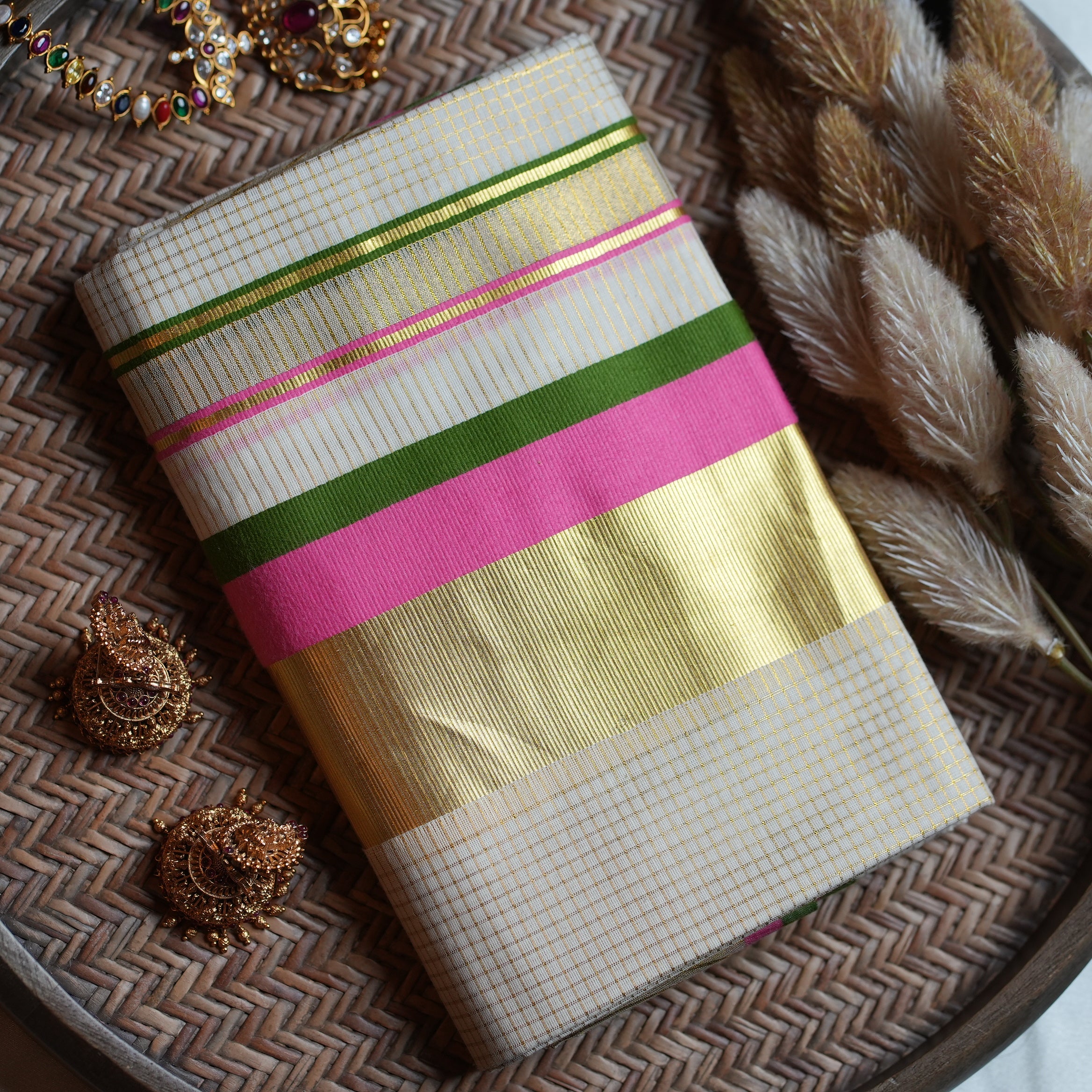 💖 Bright Pink & Green Premium Kasavu Cotton Kerala Set Mundu 🌟