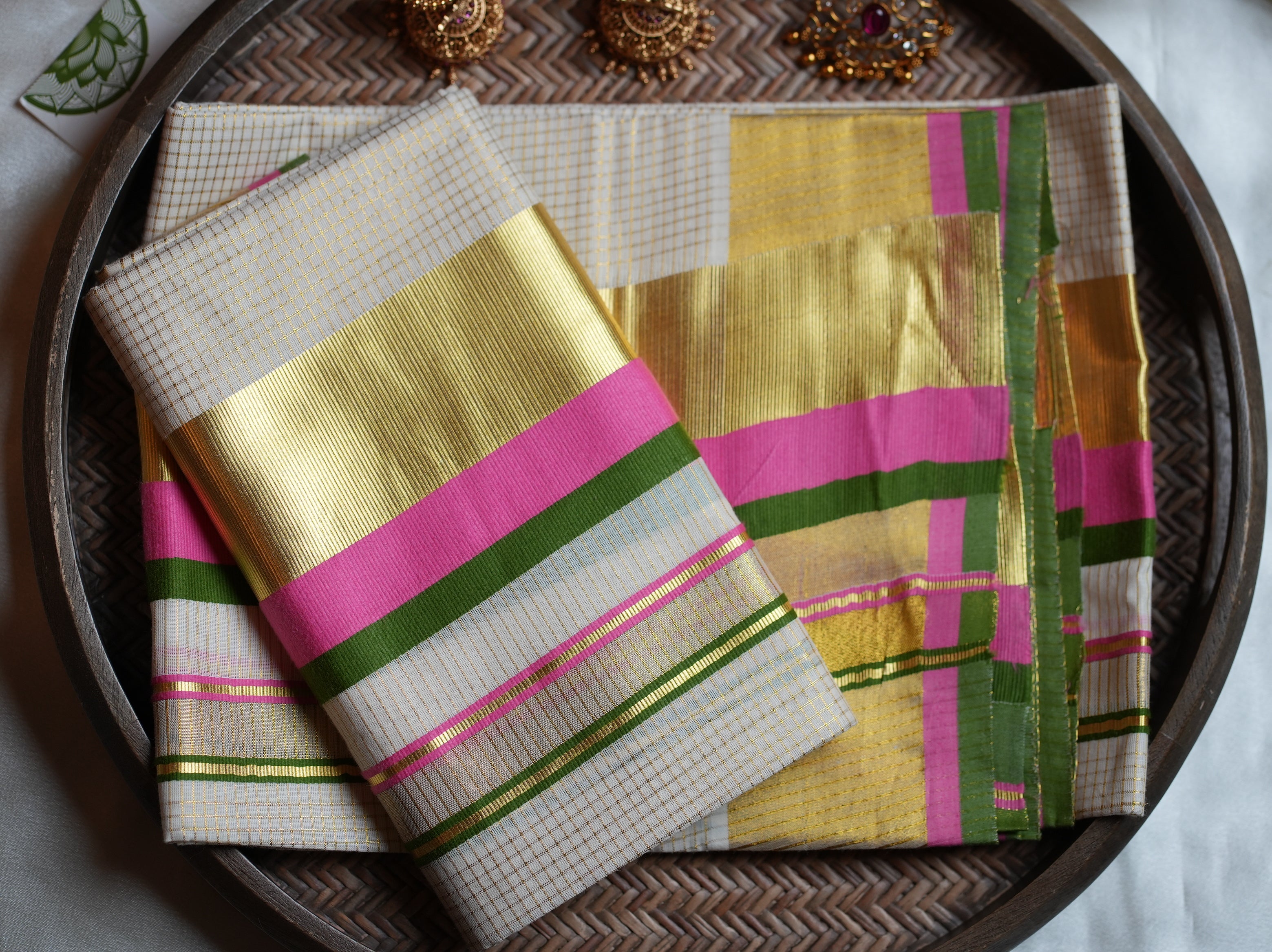 💖 Bright Pink & Green Premium Kasavu Cotton Kerala Set Mundu 🌟