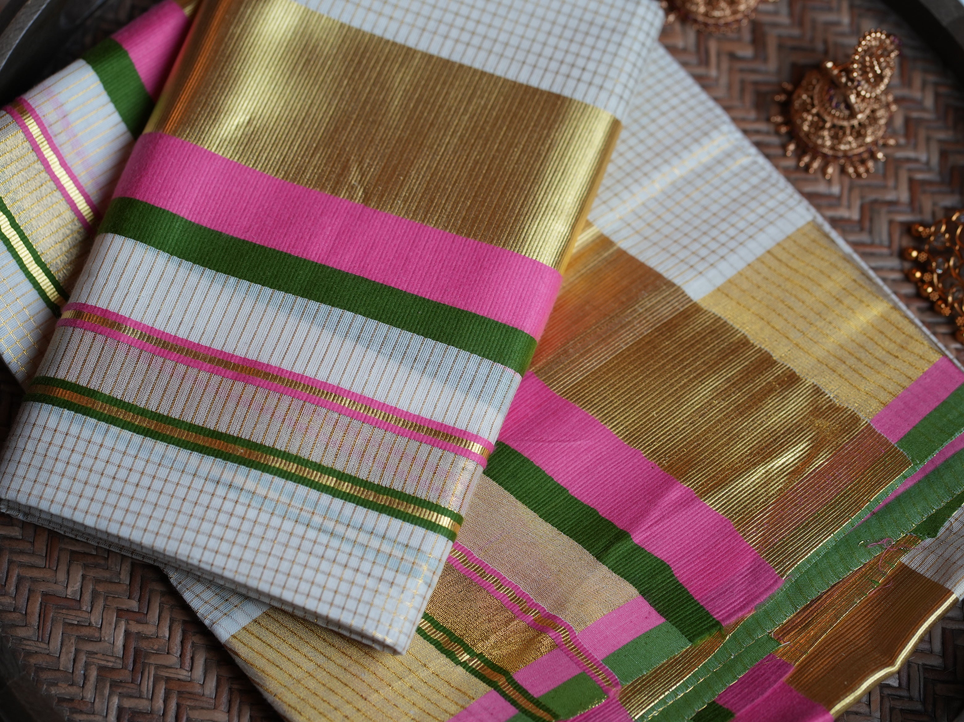 💖 Bright Pink & Green Premium Kasavu Cotton Kerala Set Mundu 🌟