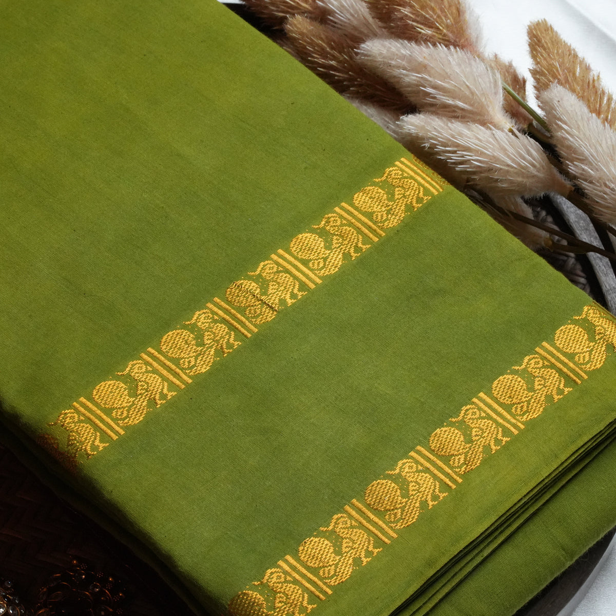 🍏 Vibrant Olive Green Sungudi Cotton Saree 🌟