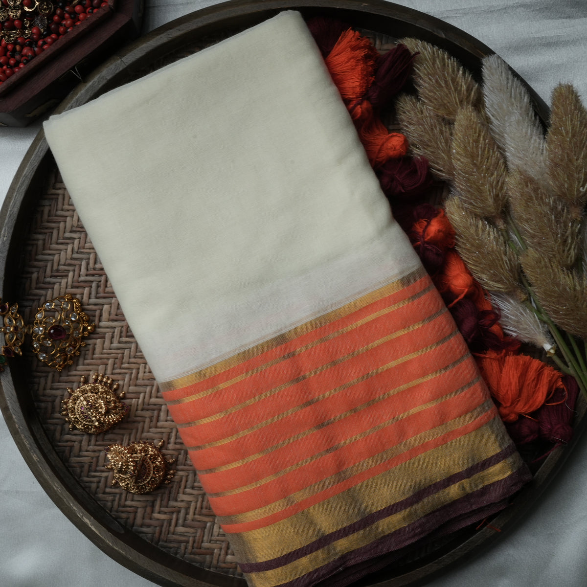 🤍 Off-White Pure Mul Cotton Saree with Rust-Orange & Maroon Striped Zari Border ✨🪡