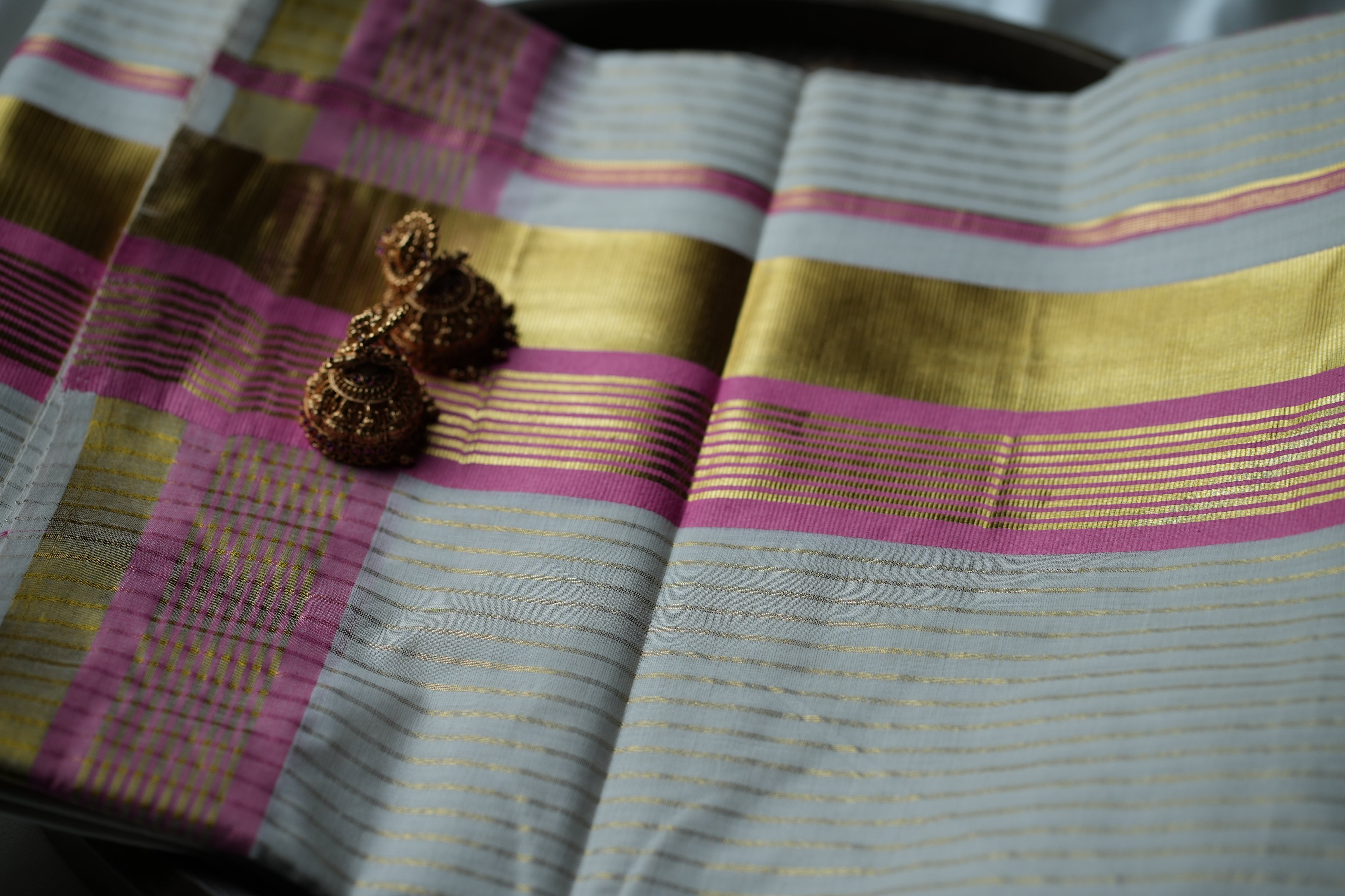 🌸 Blossom Heritage: Premium Kerala Cotton Set Saree with Fine Gold Lines and Rani Pink Accents 🌸 - SAROYA