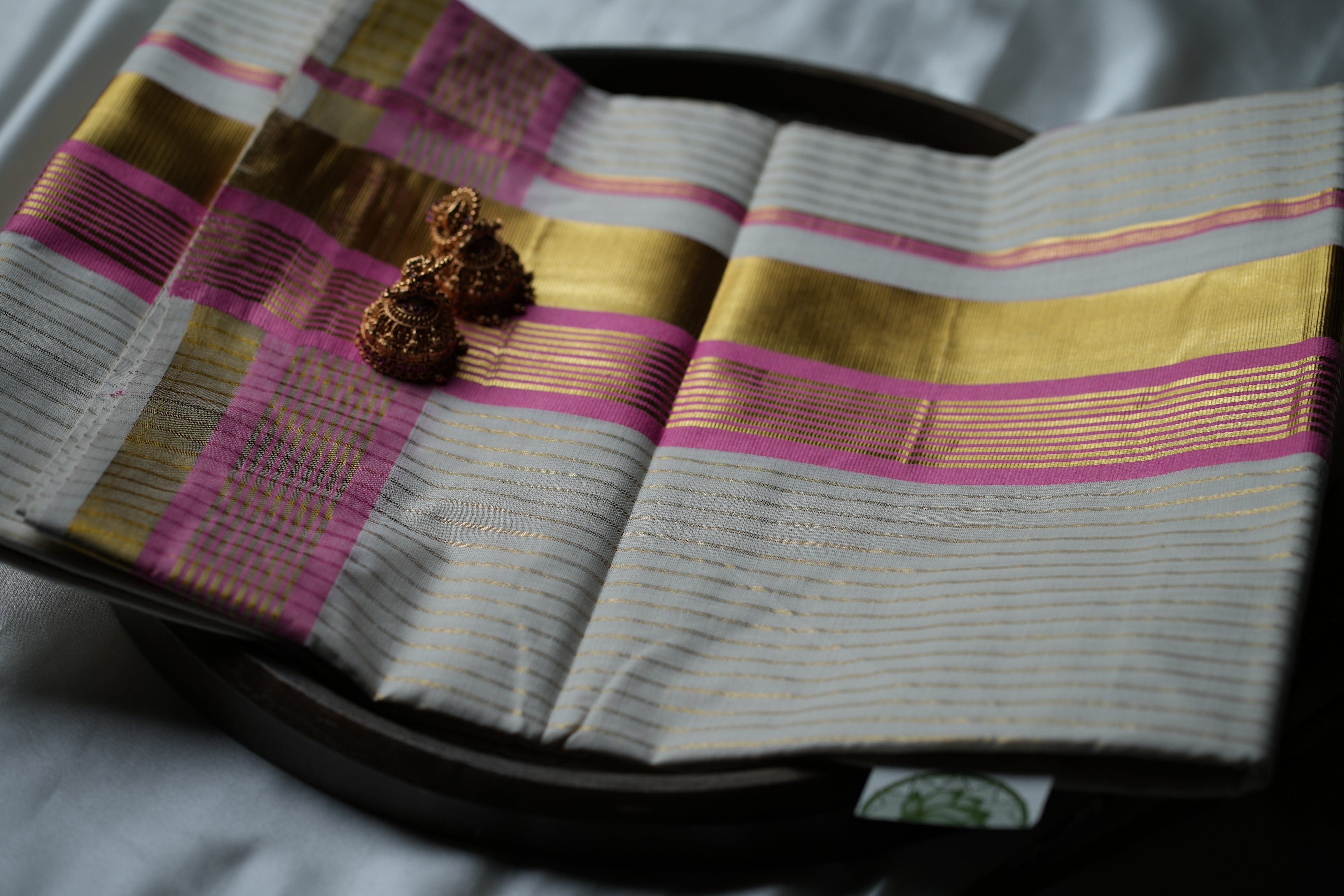 🌸 Blossom Heritage: Premium Kerala Cotton Set Saree with Fine Gold Lines and Rani Pink Accents 🌸 - SAROYA