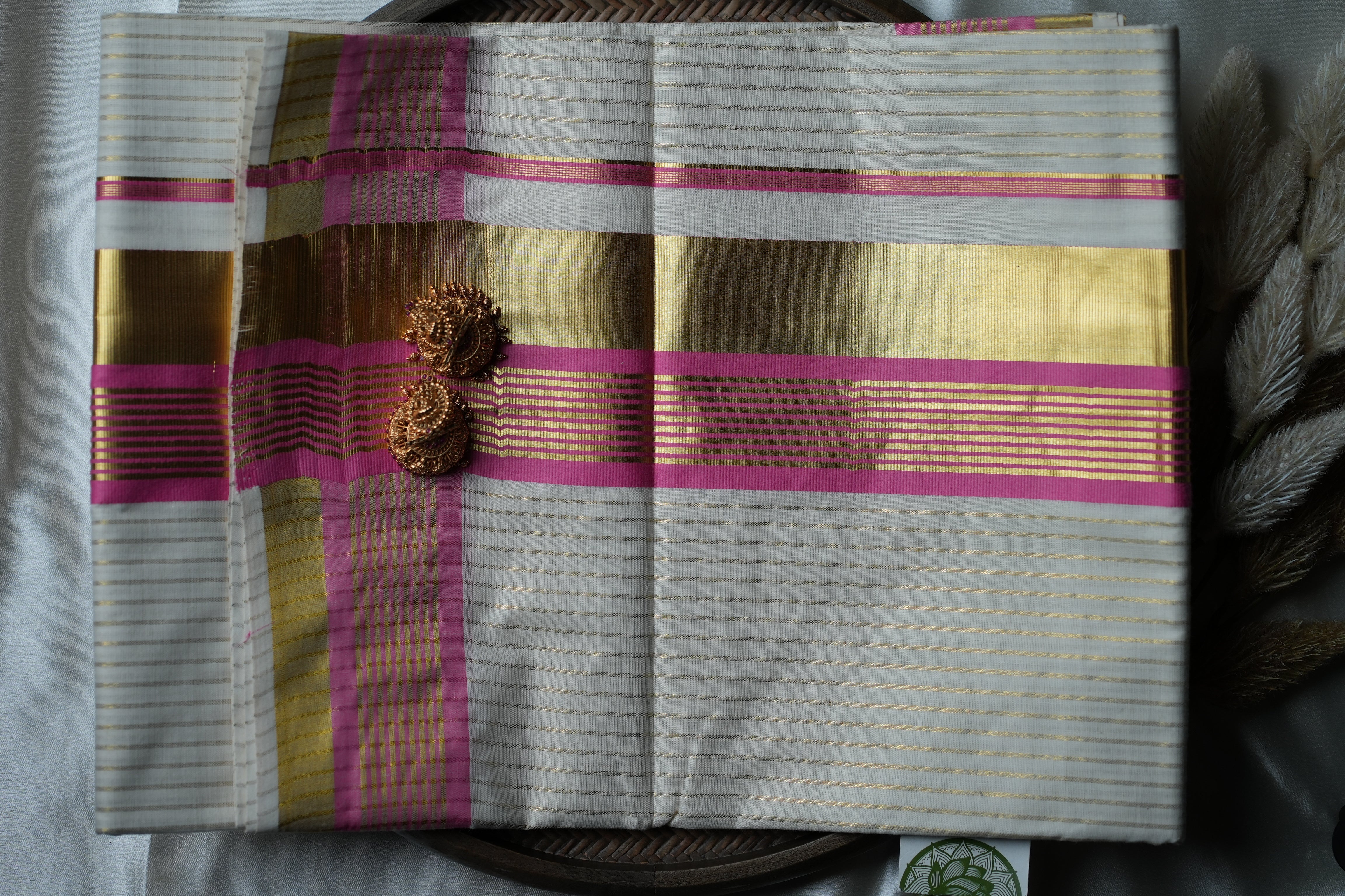 🌸 Blossom Heritage: Premium Kerala Cotton Set Saree with Fine Gold Lines and Rani Pink Accents 🌸 - SAROYA