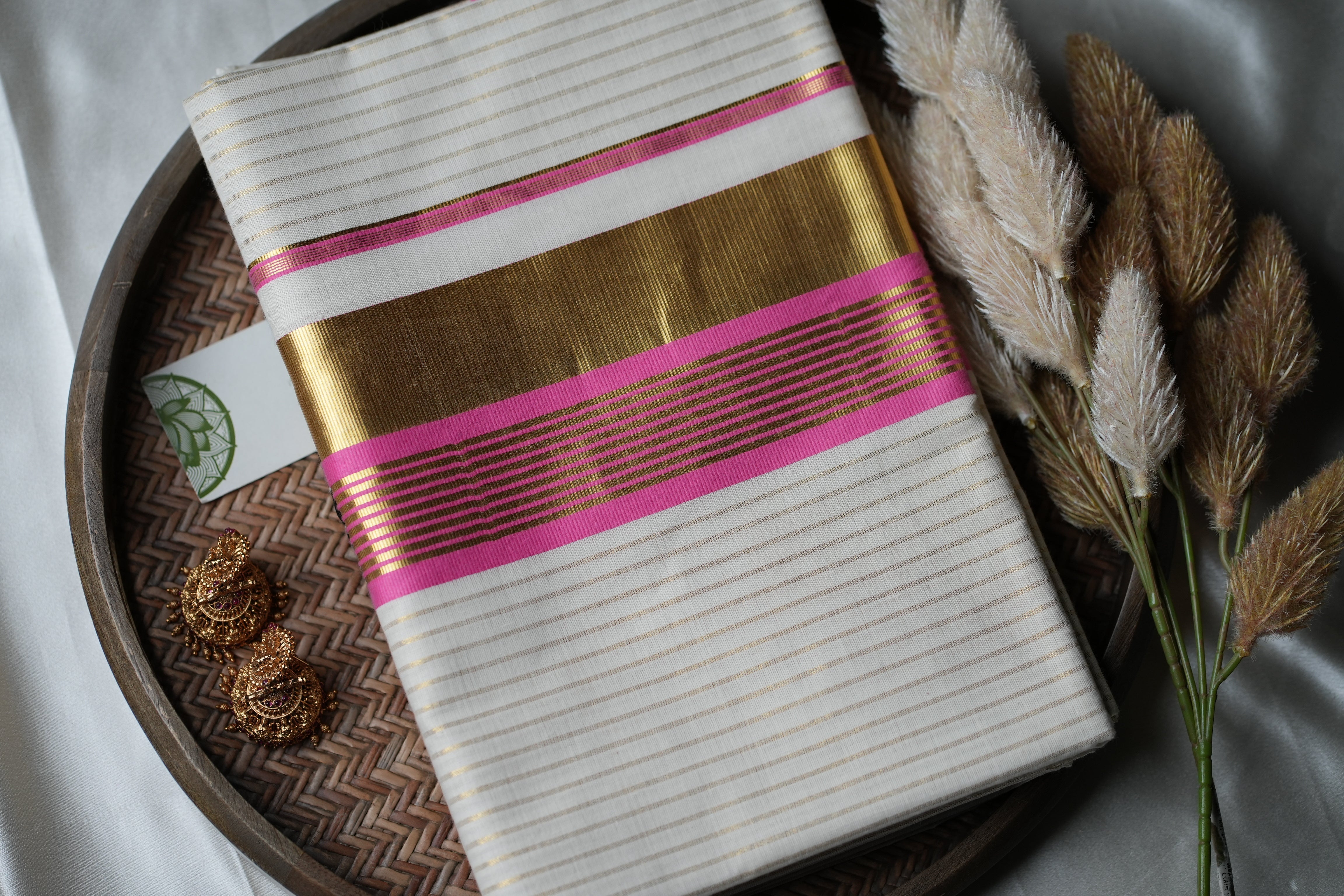 🌸 Blossom Heritage: Premium Kerala Cotton Set Saree with Fine Gold Lines and Rani Pink Accents 🌸 - SAROYA