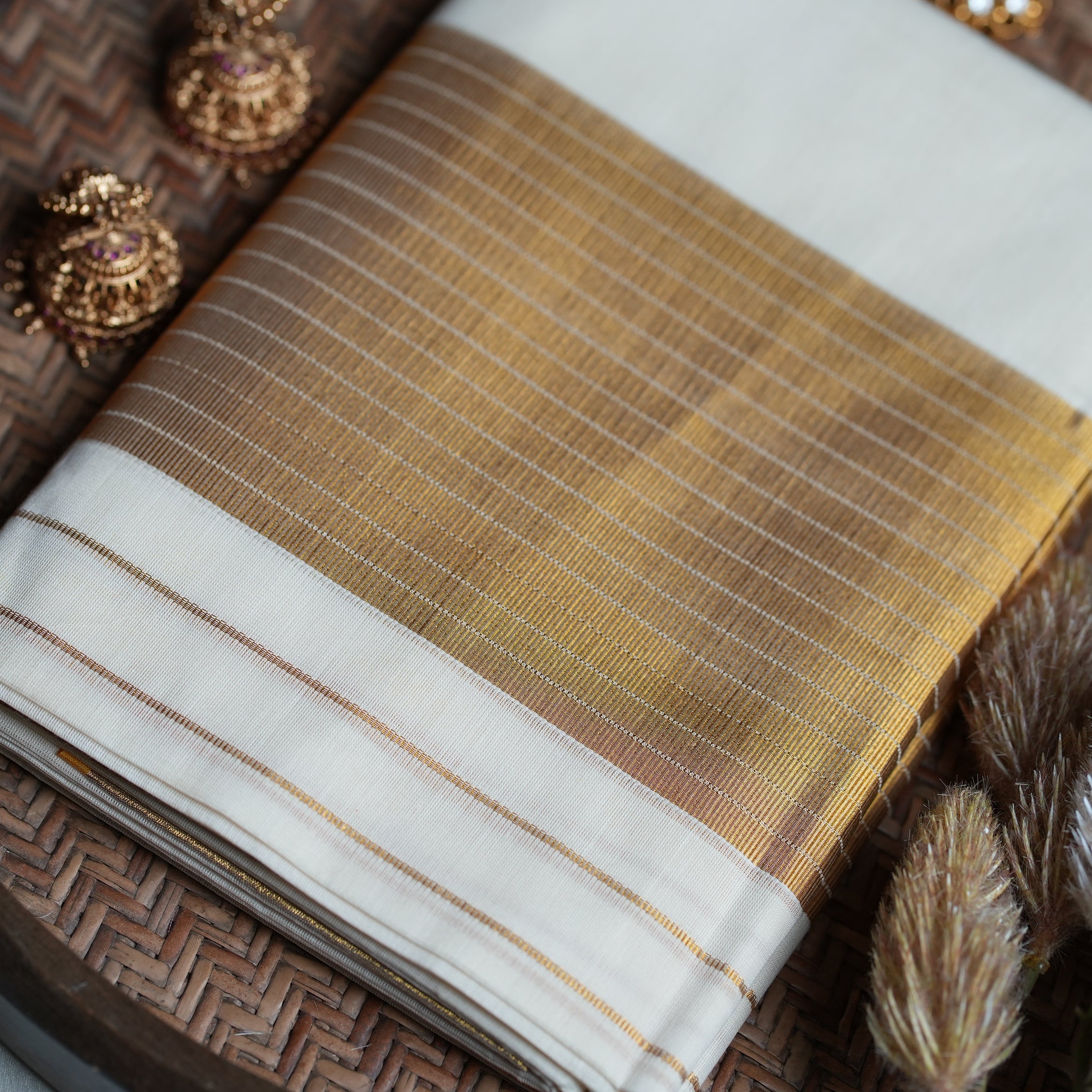✨ Classic Off-White & Golden Zari Premium Pure Cotton Handloom Replica Kerala Single Set Mundu 🌾 - SAROYA