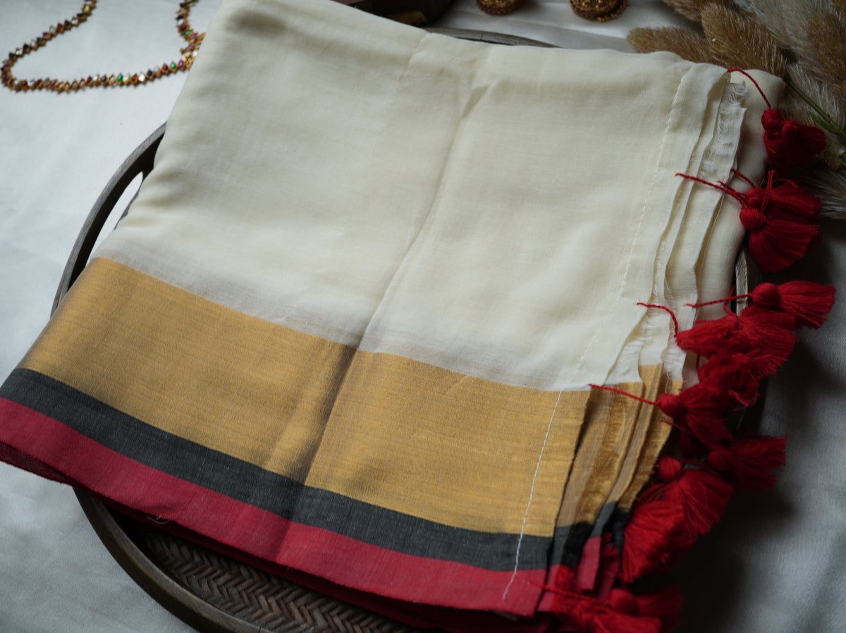 🤍 Classic Off-White Pure Mul Cotton Saree with Zari, Charcoal & Red Border ✨🔴 - SAROYA