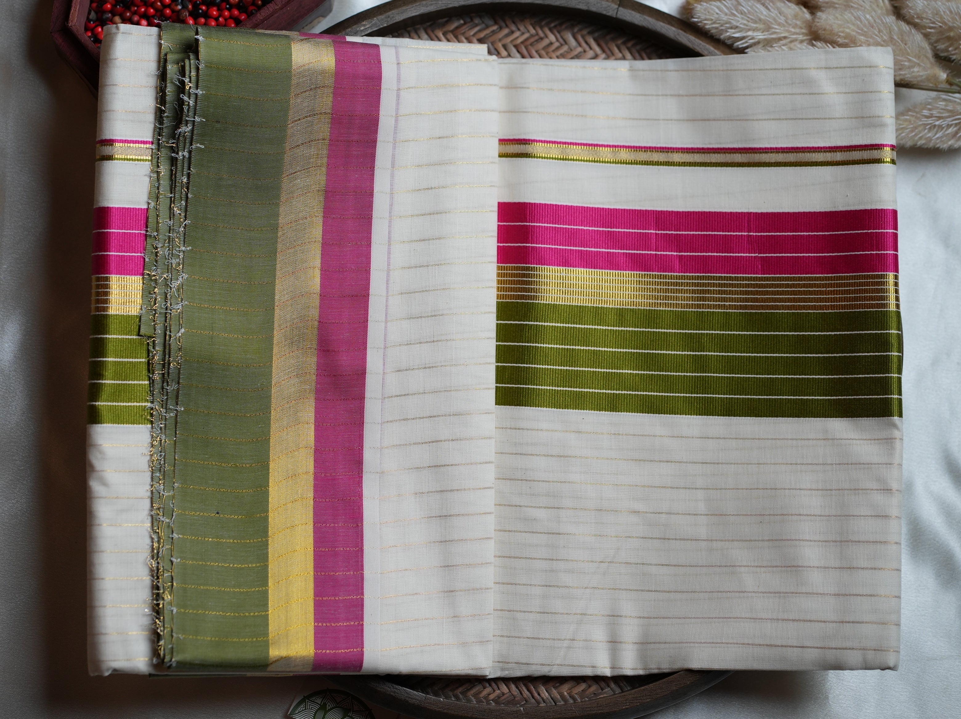 🌿 Cotton Kerala Saree with Olive Green, Rani Pink & Zari Border 💖 - SAROYA
