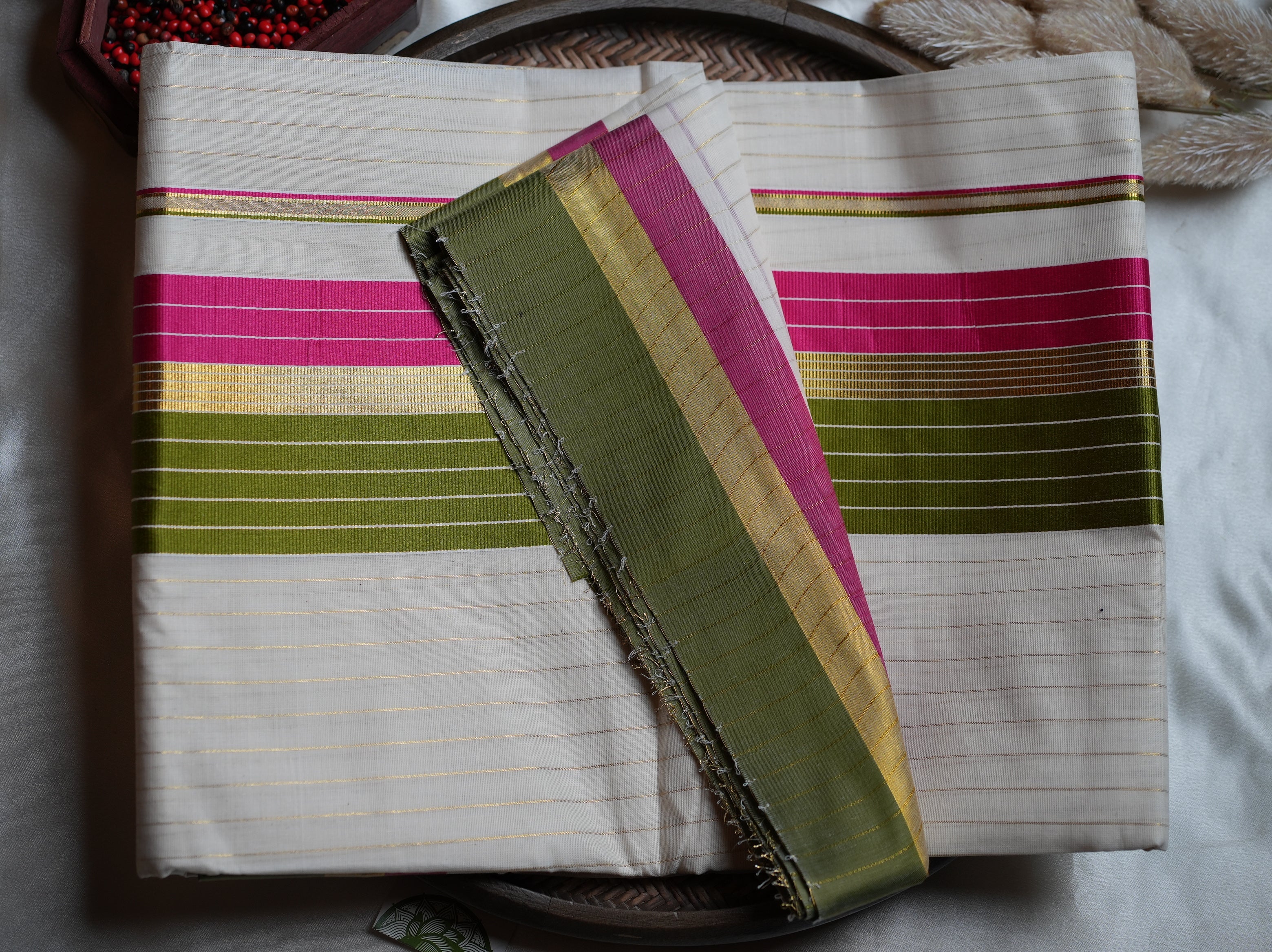 🌿 Cotton Kerala Saree with Olive Green, Rani Pink & Zari Border 💖 - SAROYA