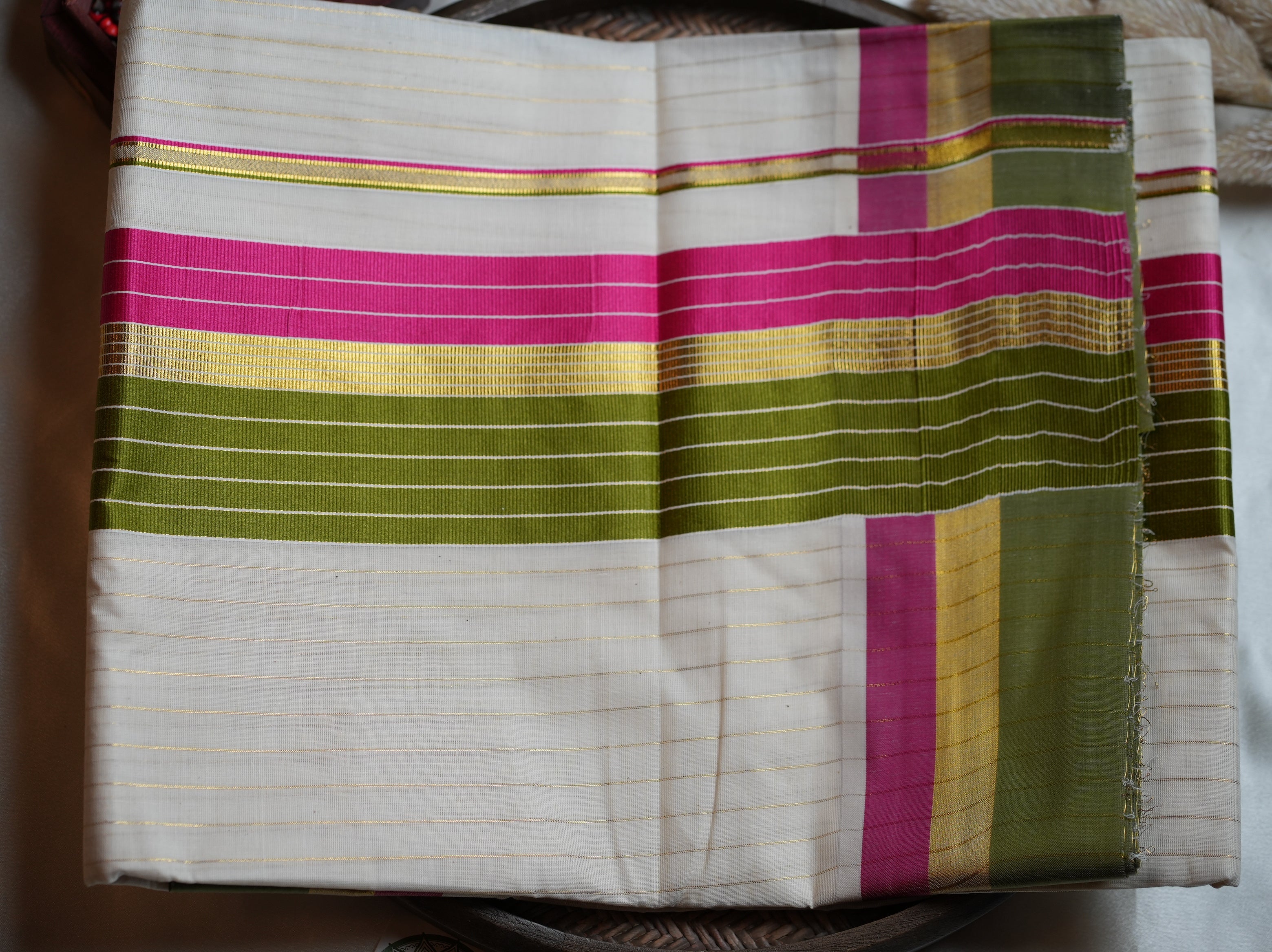 🌿 Cotton Kerala Saree with Olive Green, Rani Pink & Zari Border 💖 - SAROYA