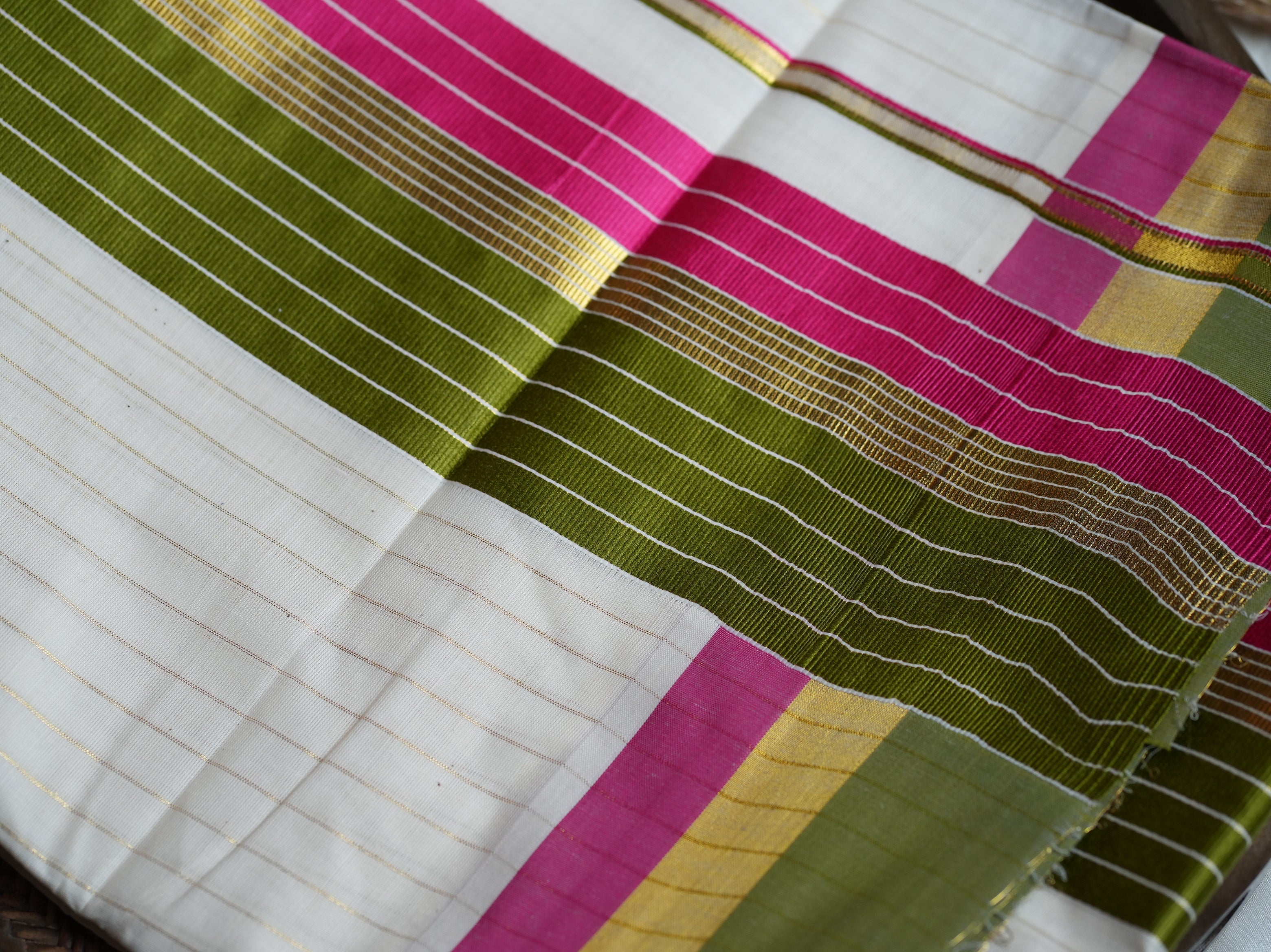 🌿 Cotton Kerala Saree with Olive Green, Rani Pink & Zari Border 💖 - SAROYA
