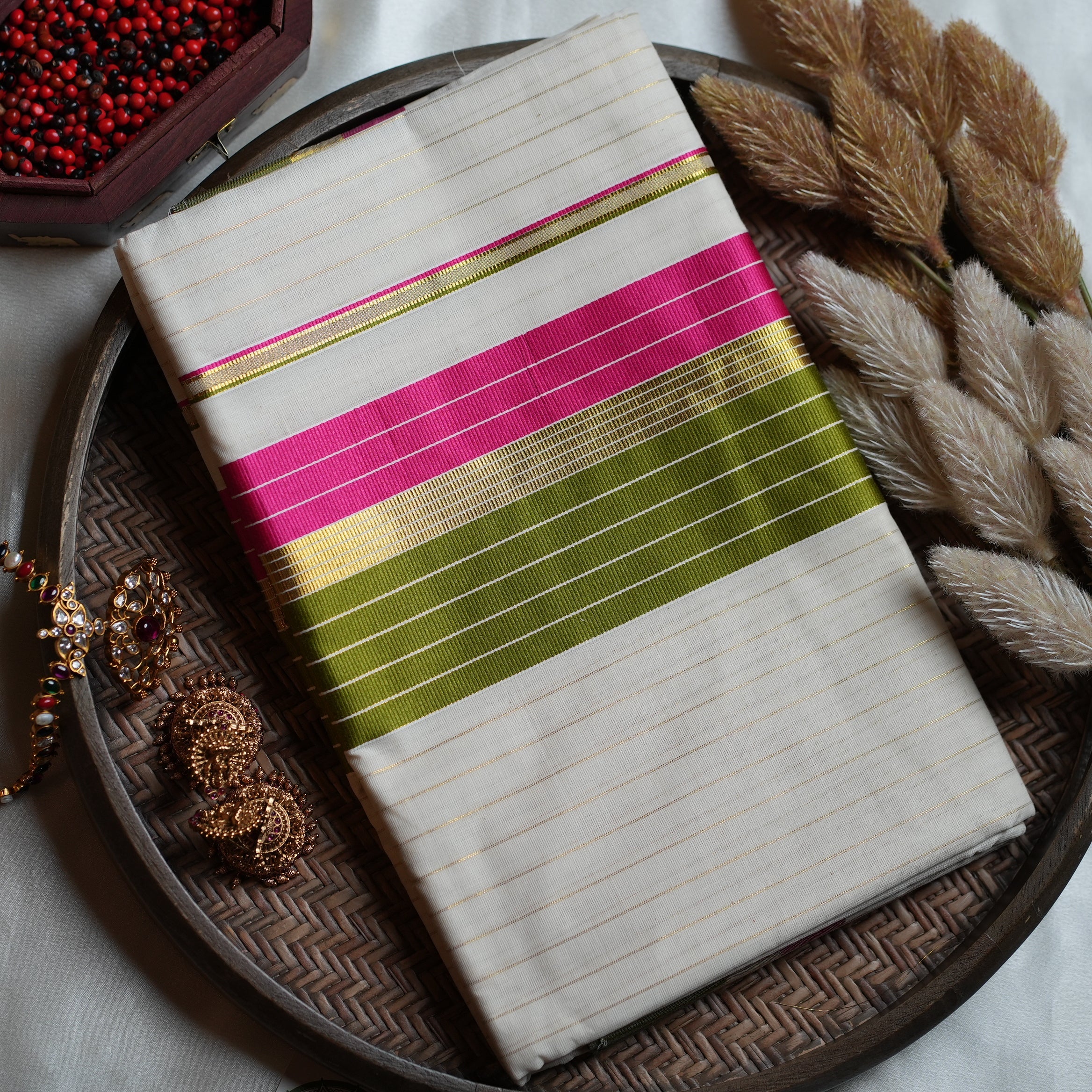 🌿 Cotton Kerala Saree with Olive Green, Rani Pink & Zari Border 💖 - SAROYA
