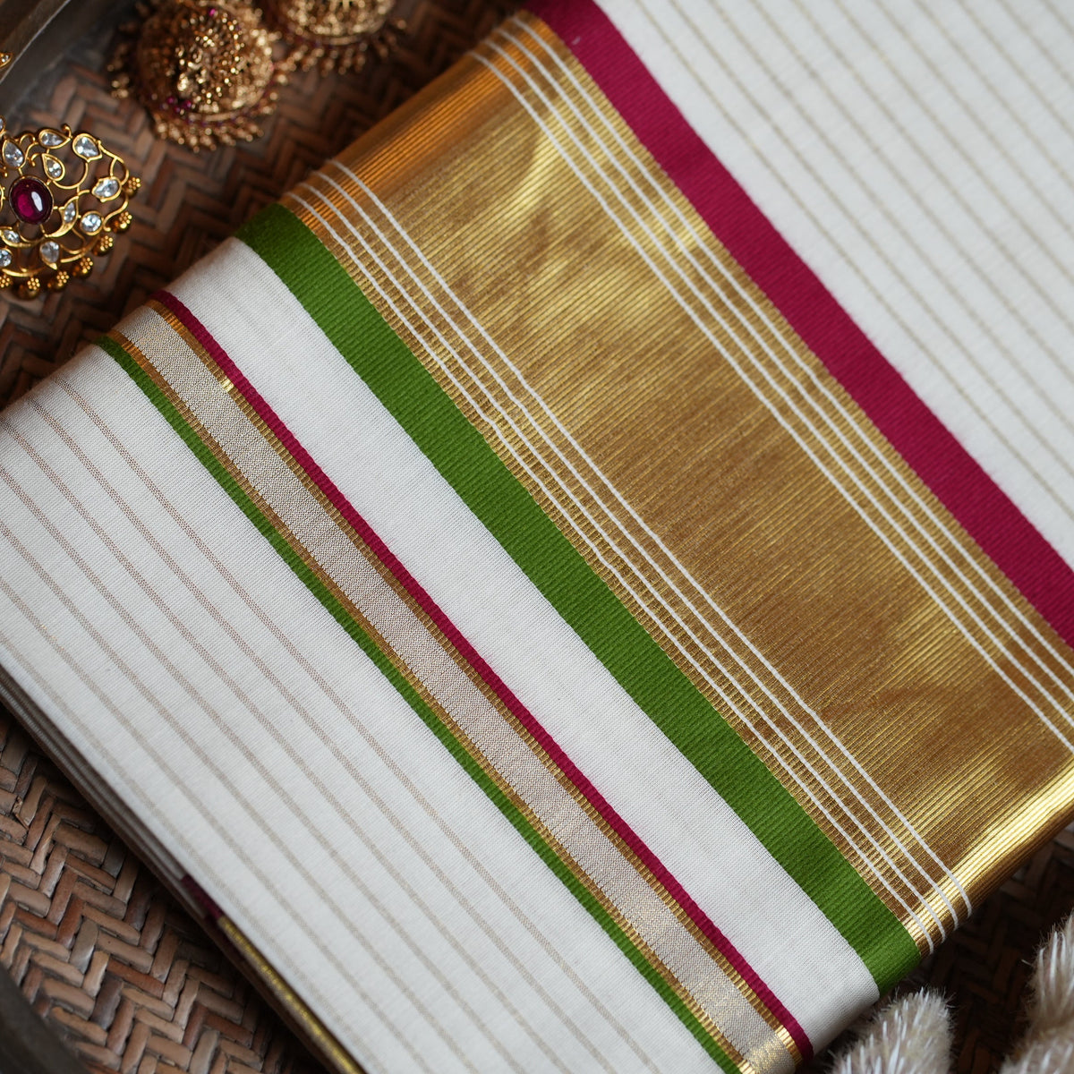 ✨ Crimson & Forest Green Kasavu Zari Premium Cotton Kerala Saree 🌿 - SAROYA