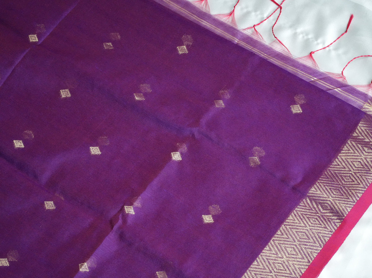 💜 Deep Royal Purple Pure Maheshwari Cotton Saree with Geometric Zari Border & Diamond Boottis ✨🥻 - SAROYA