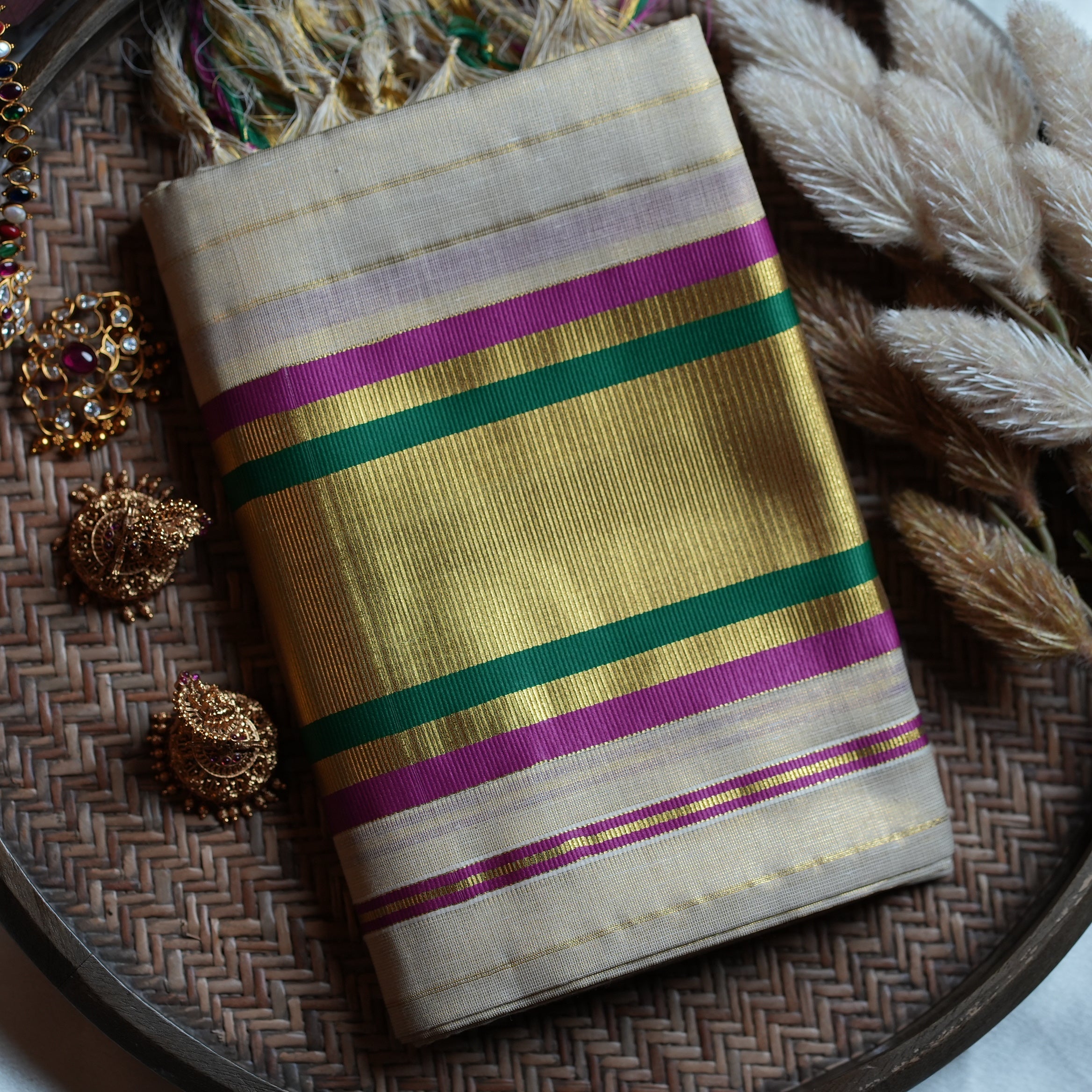 🌟 Dual-Tone Contrast & Grand Kasavu: Premium Tissue Kerala Set Mundu 🌿 - SAROYA