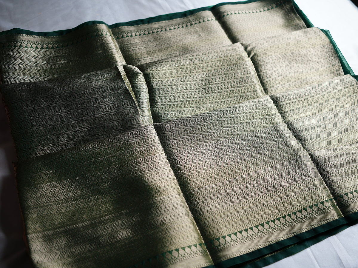 🌲 Emerald Green Banarasi Kora Organza Saree 💚✨ - SAROYA