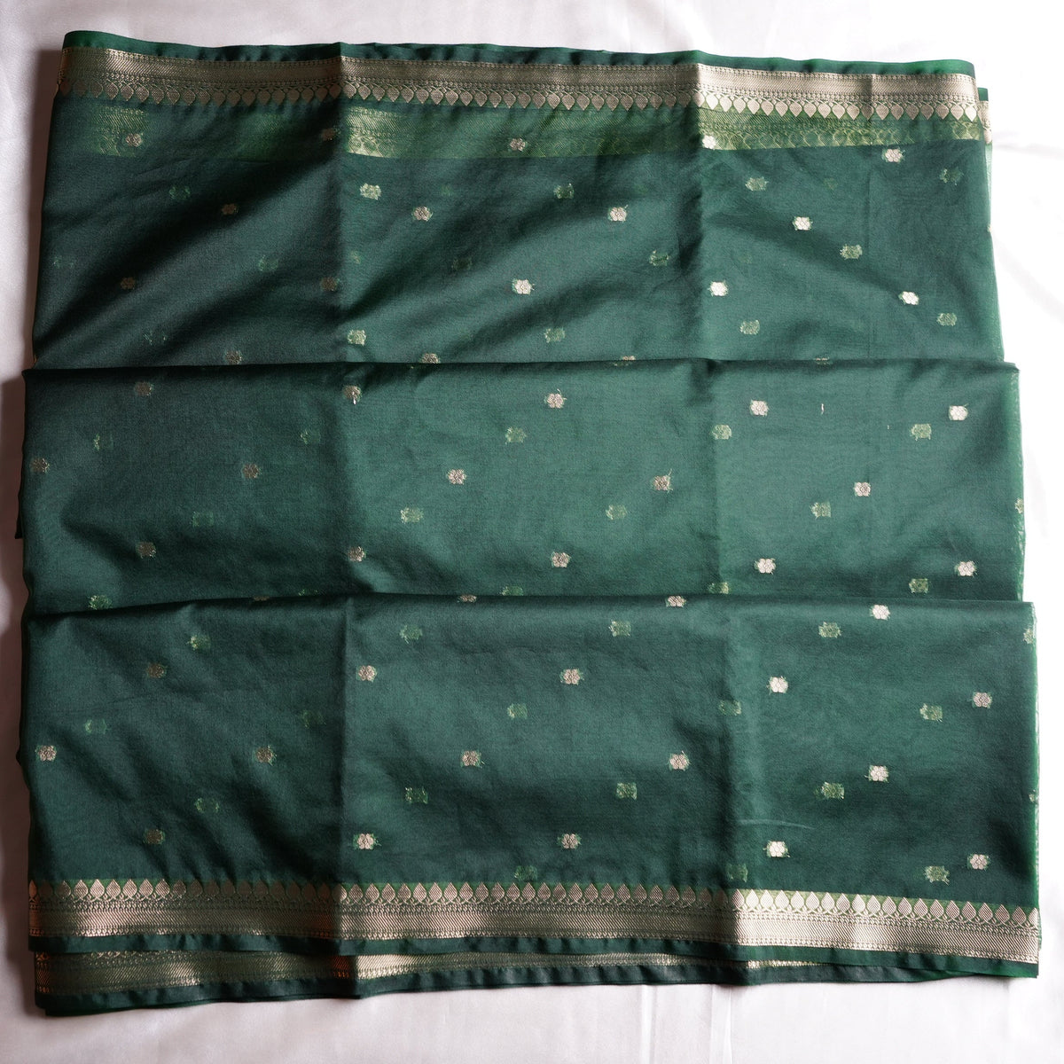 🌲 Emerald Green Banarasi Kora Organza Saree 💚✨ - SAROYA