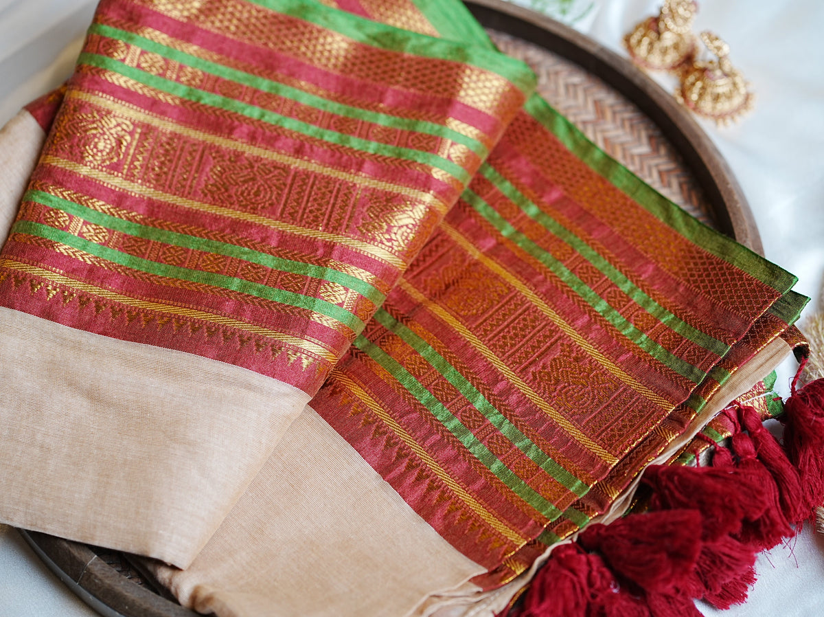 🌿 Festive Crimson, Emerald Green & Heritage Zari: Premium Mulcotton Saree 🪵 - SAROYA